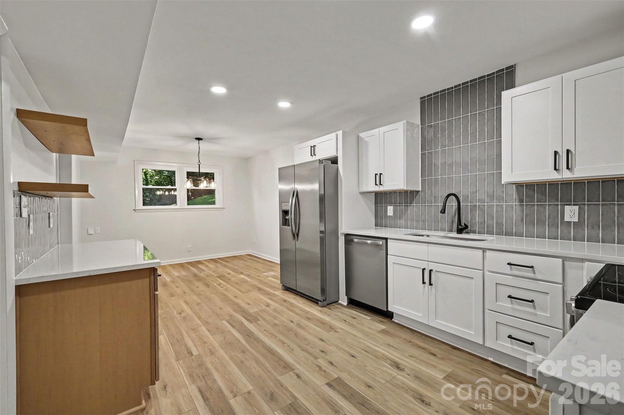 323 Whispering Pines Dr, Charlotte, NC 28217