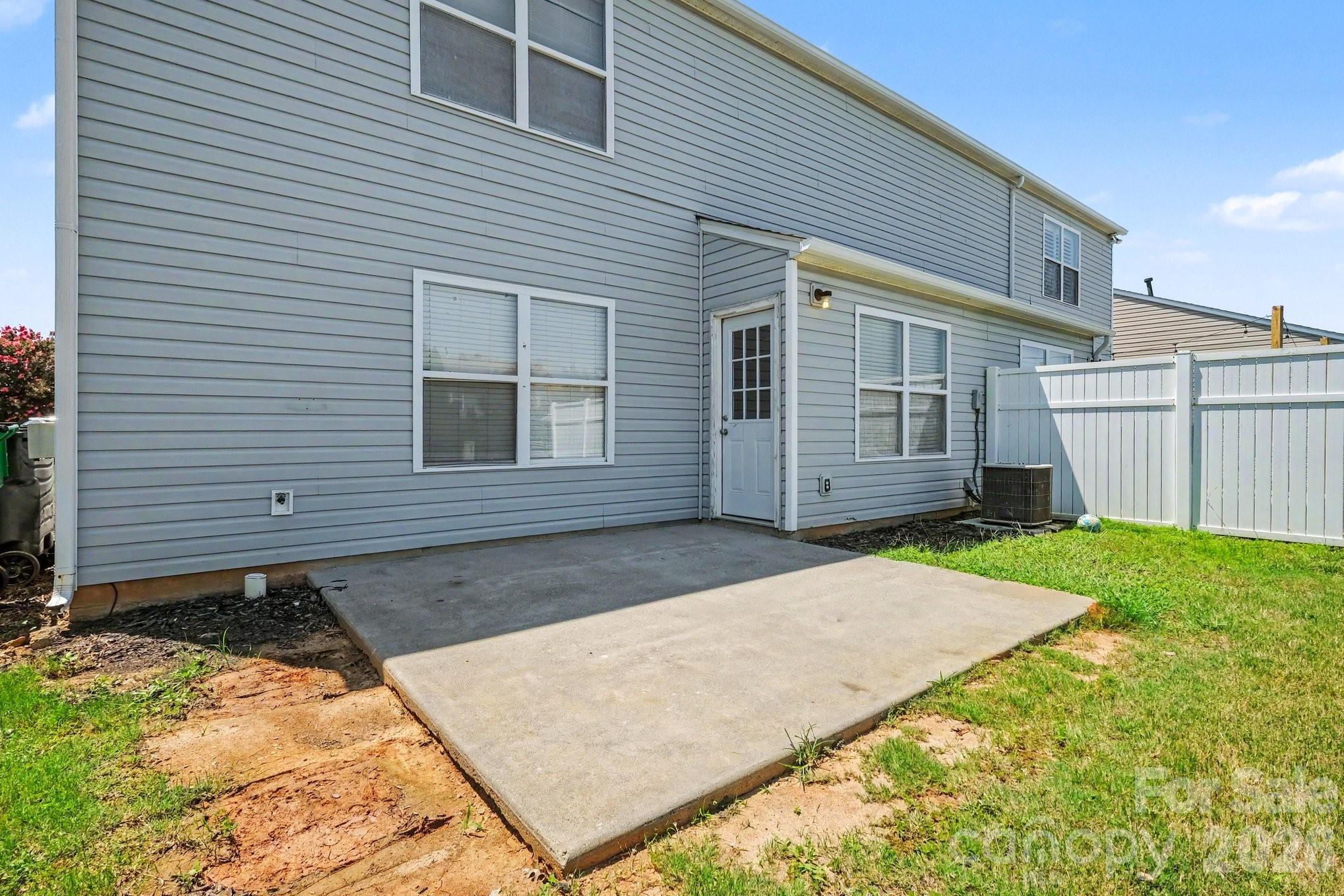 8607 Westhope St, Charlotte, NC 28216