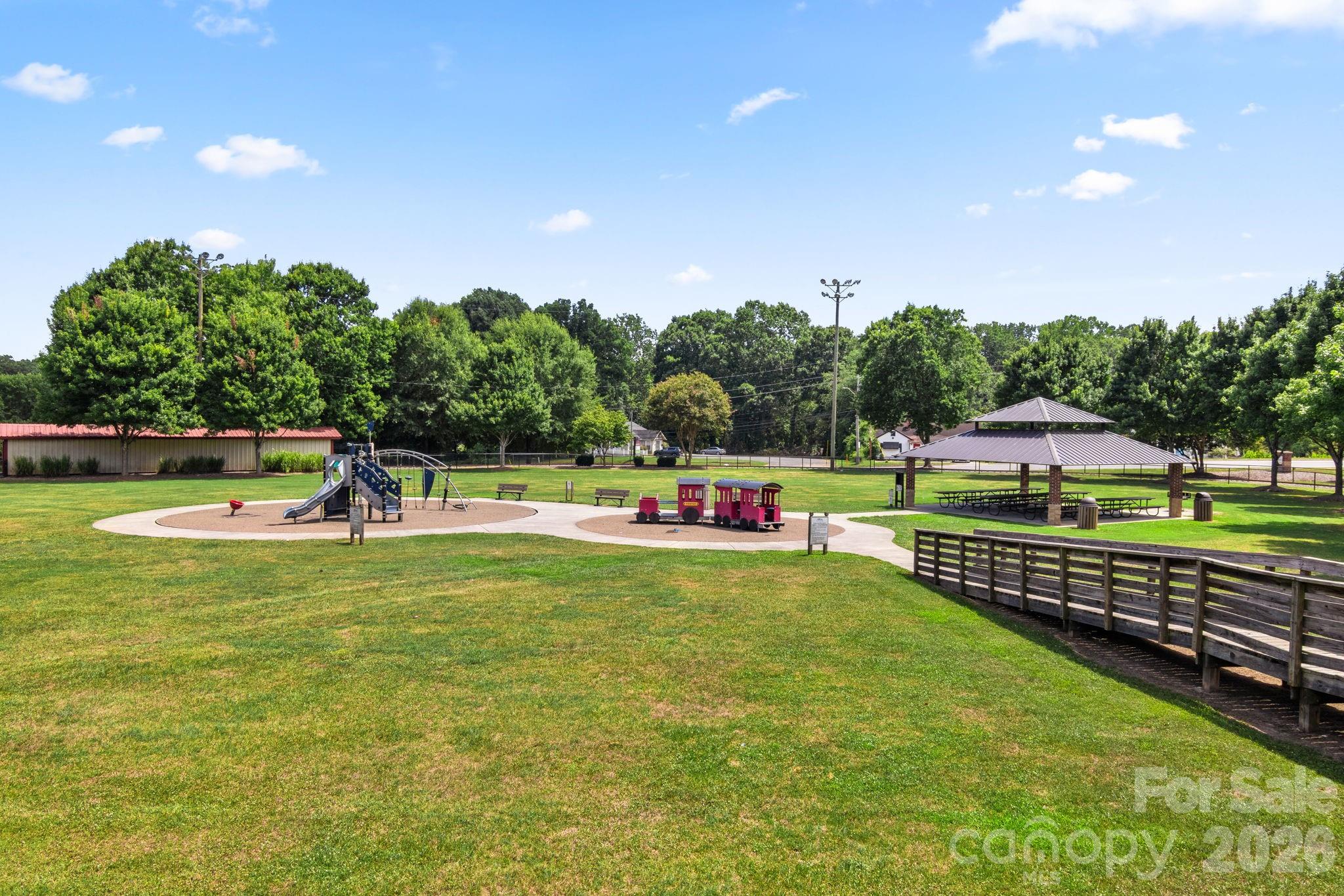 623 E 4th Ave, Gastonia, NC 28054