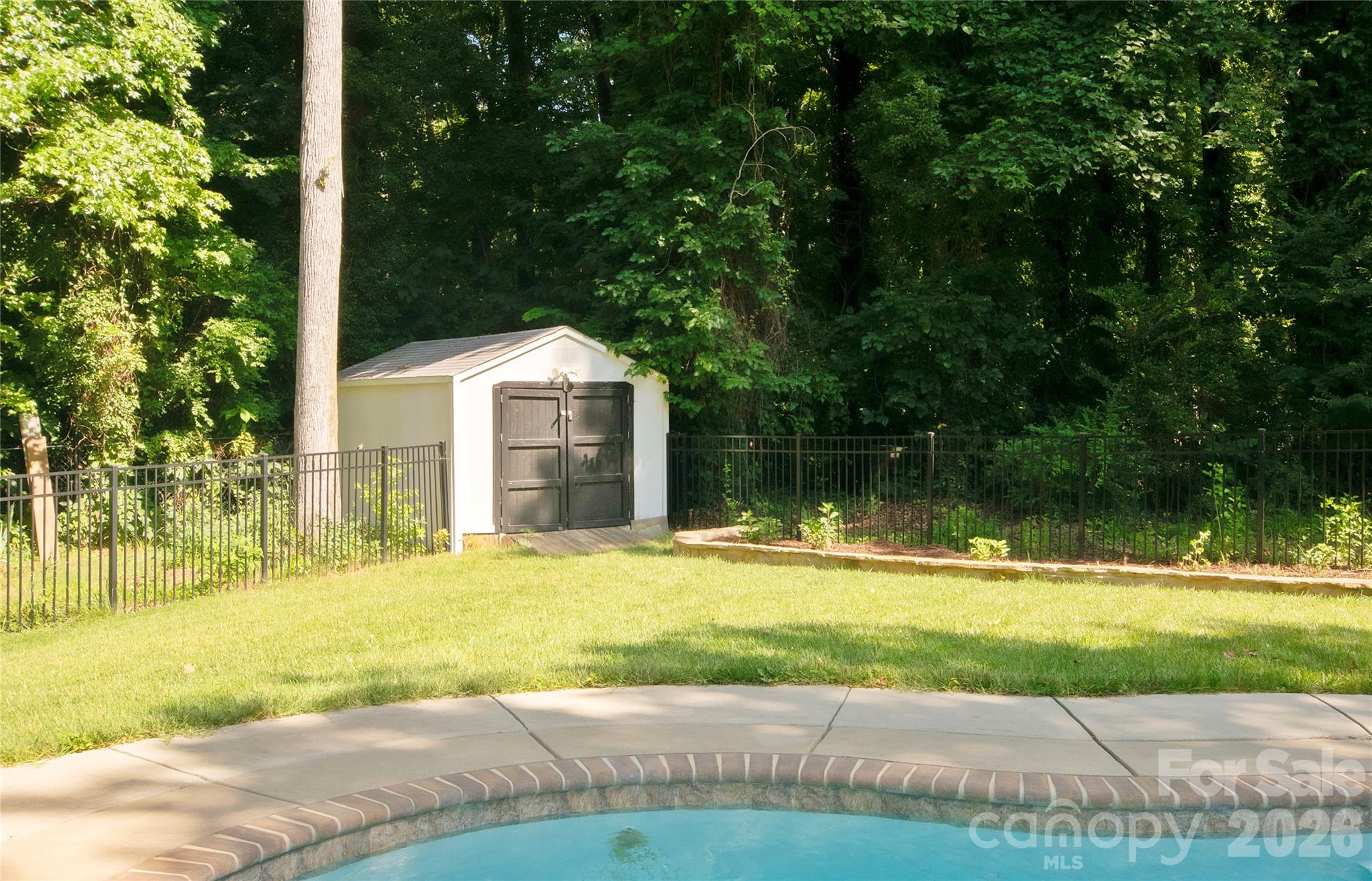 8301 Abercorn Ln, Charlotte, NC 28227
