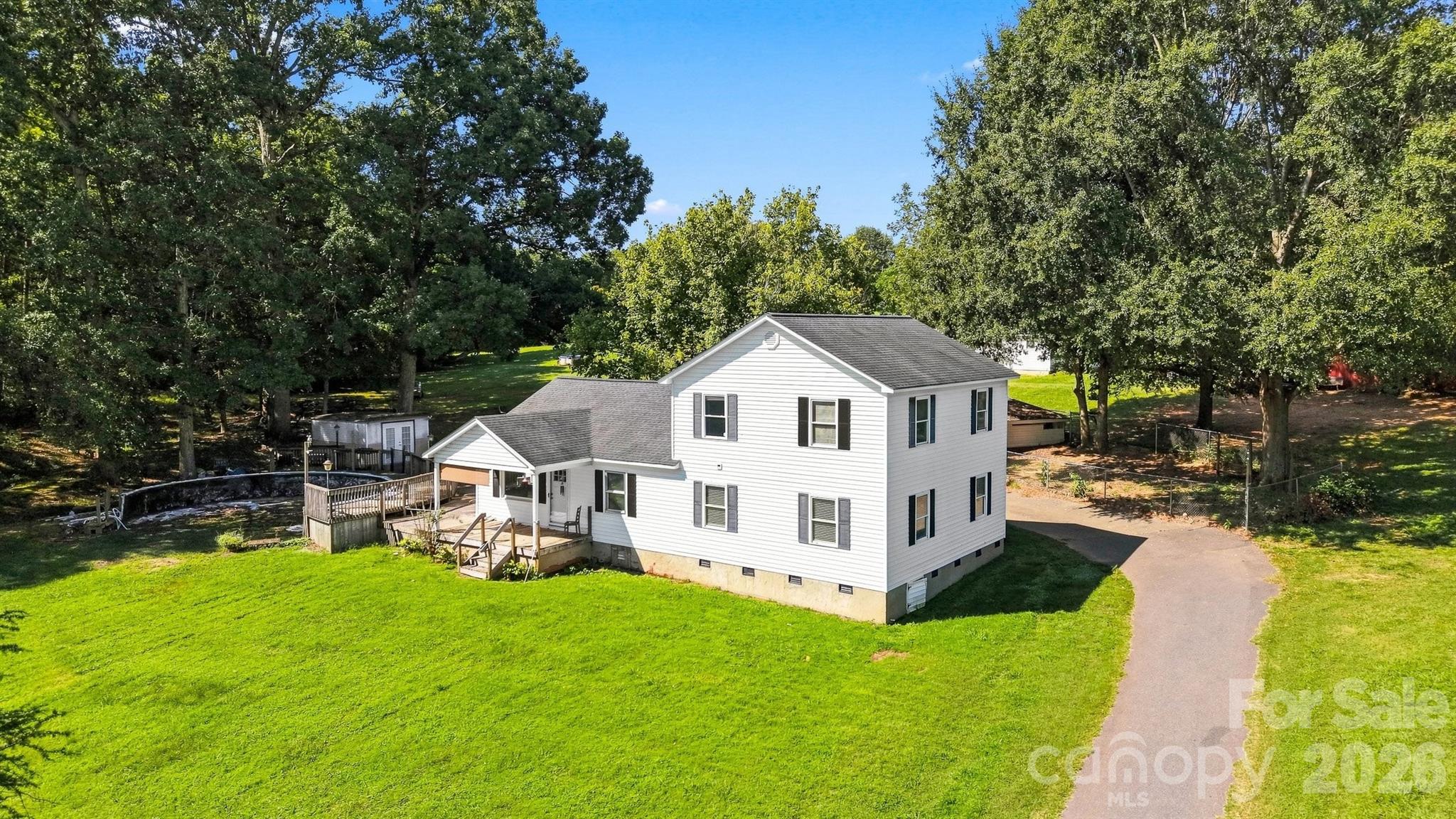 1261 Davis Rd, Lincolnton, NC 28092