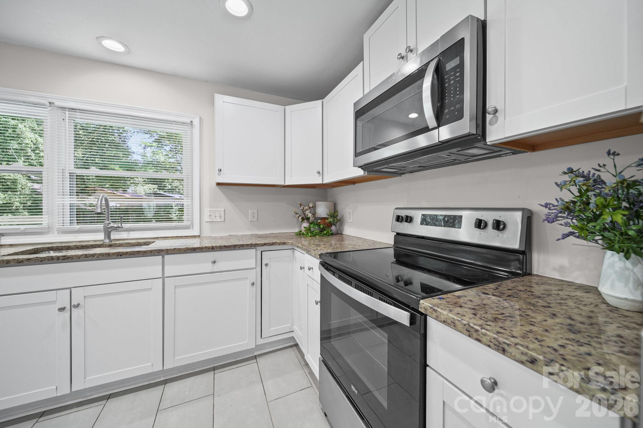 4316 Mckinley Dr, Charlotte, NC 28208