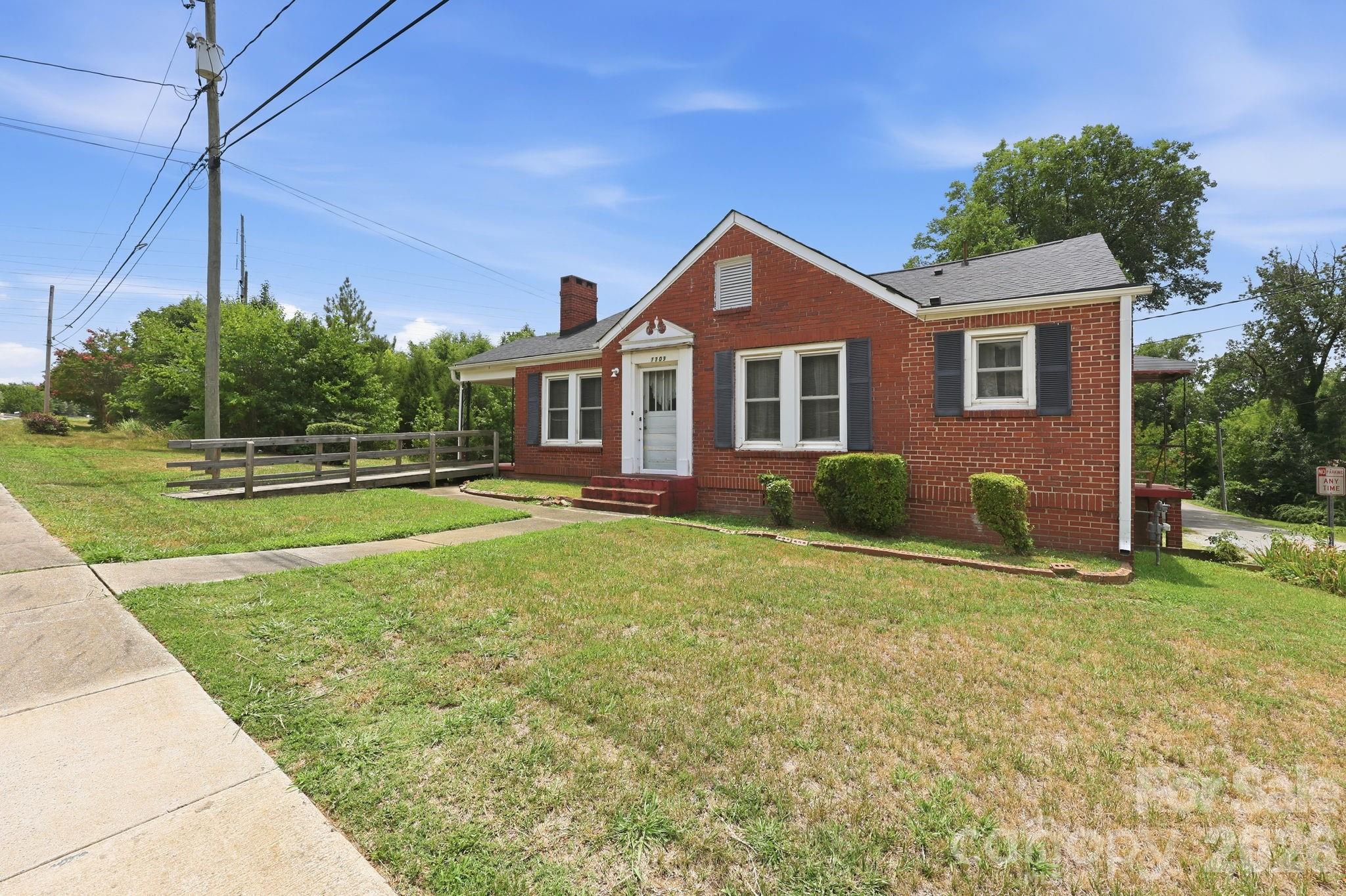 1303 Bringle Ferry Rd, Salisbury, NC 28144