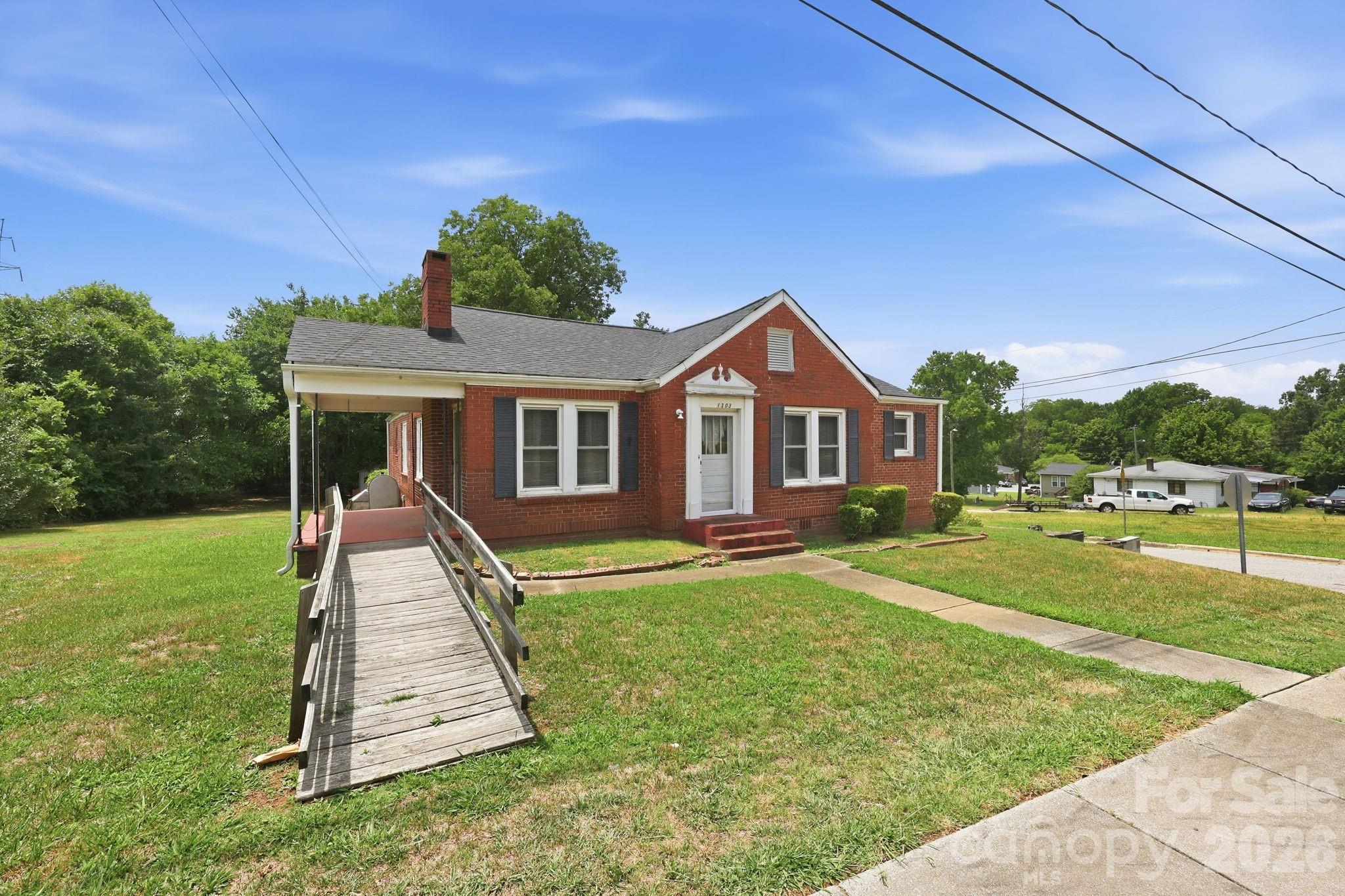 1303 Bringle Ferry Rd, Salisbury, NC 28144