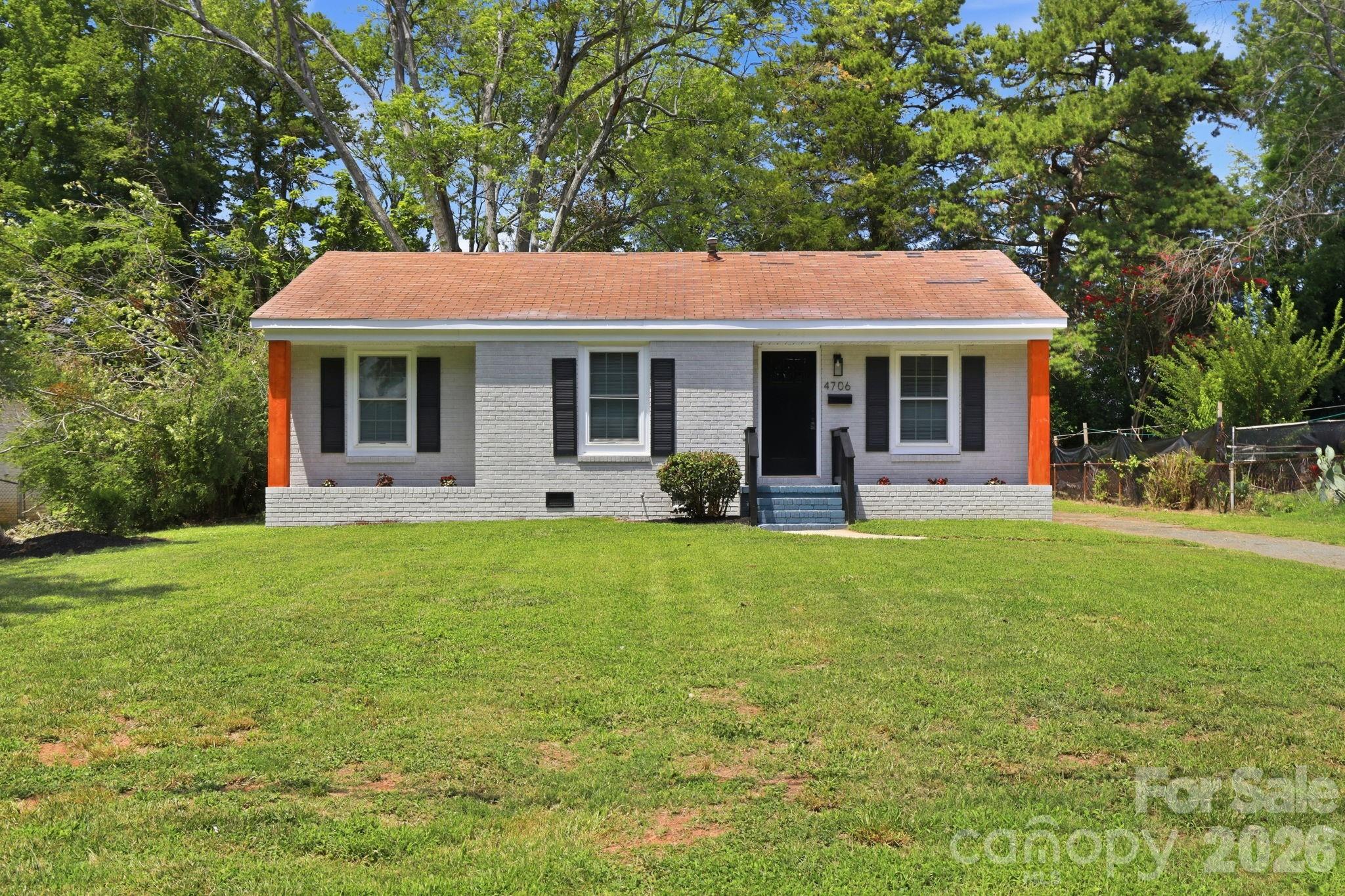 4706 Brooktree Dr, Charlotte, NC 28208