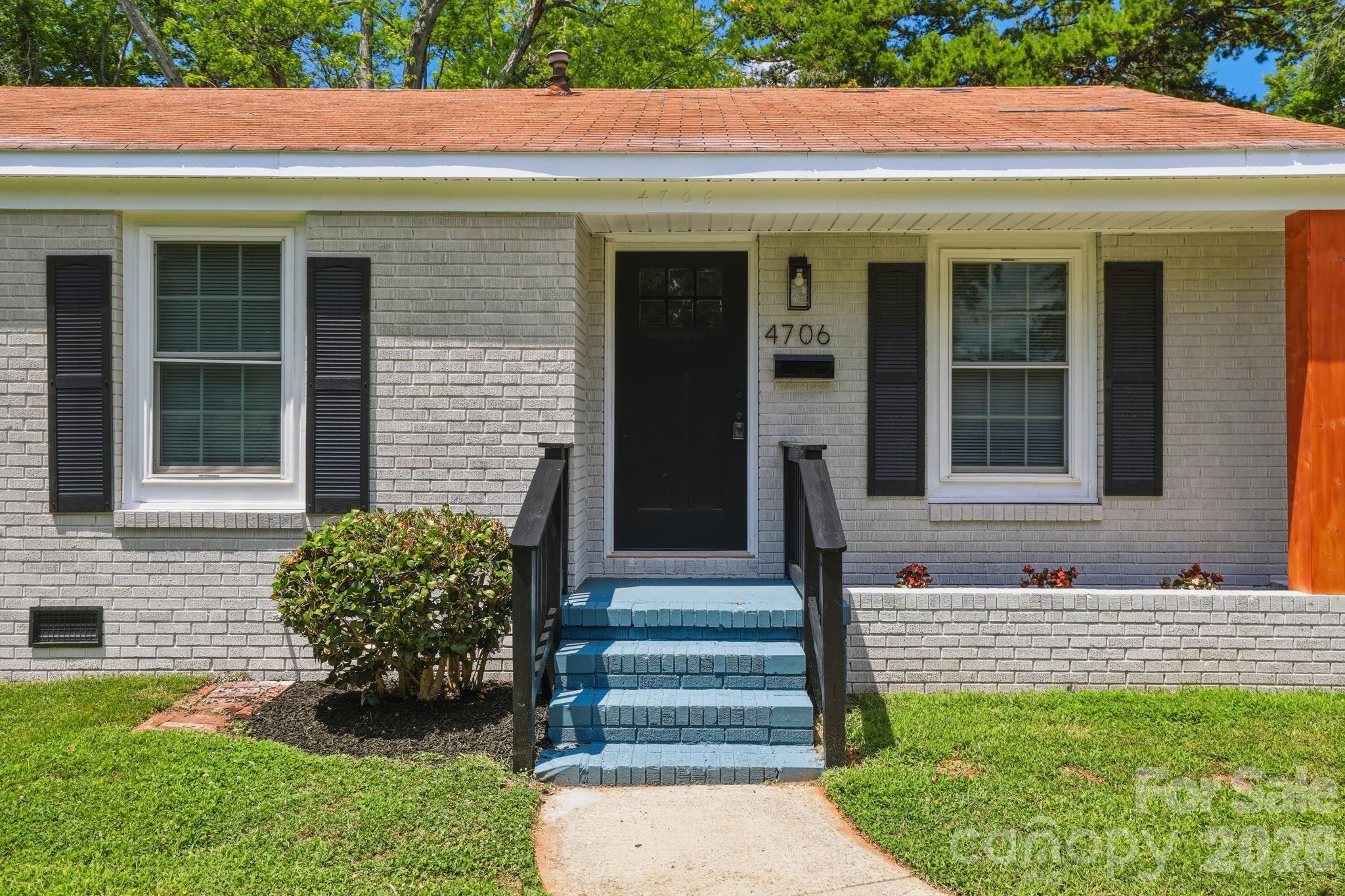 4706 Brooktree Dr, Charlotte, NC 28208