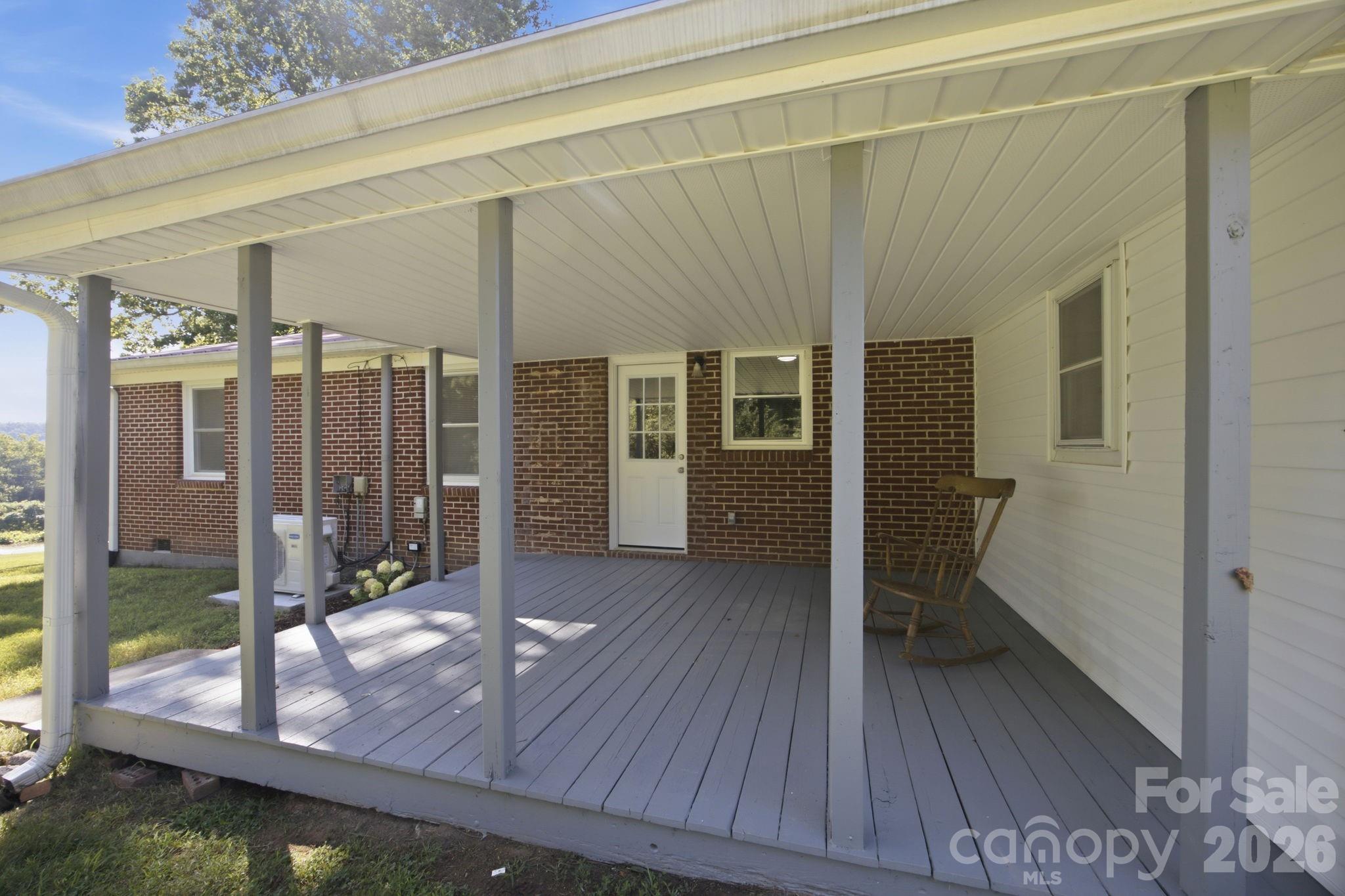 3123 Castle Ave, Hickory, NC 28601