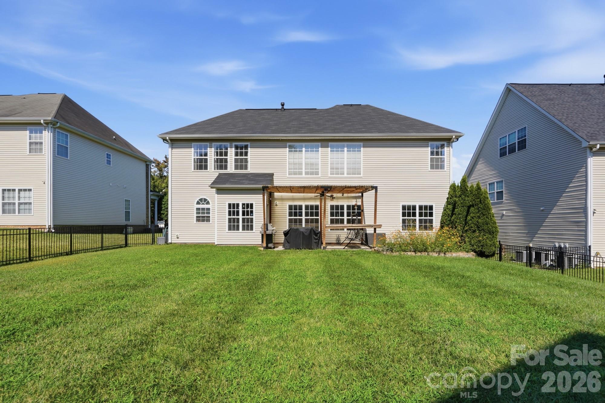 6226 Castlecove Rd, Charlotte, NC 28278