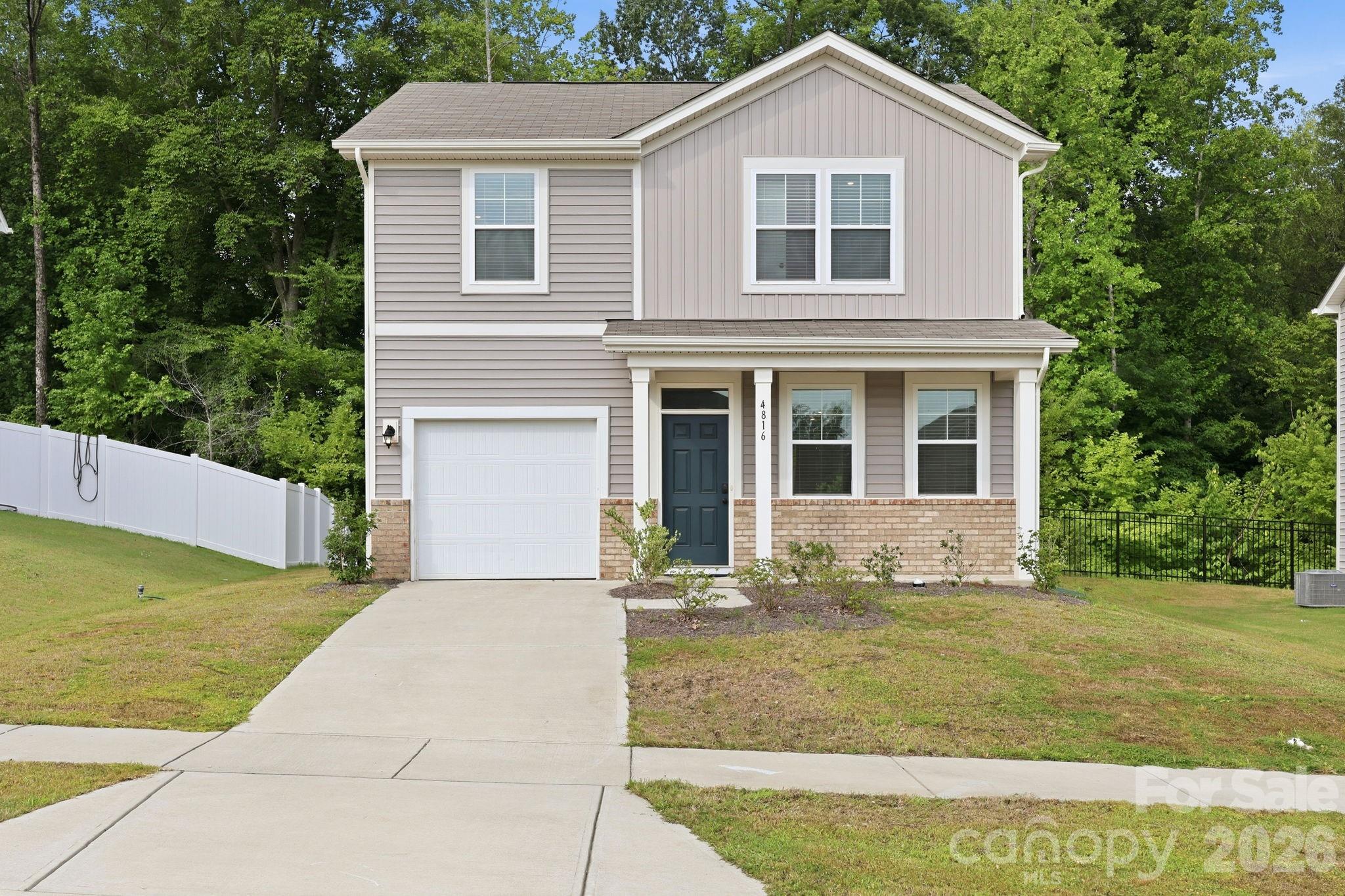 4816 Raspberry Knoll Dr, Charlotte, NC 28208