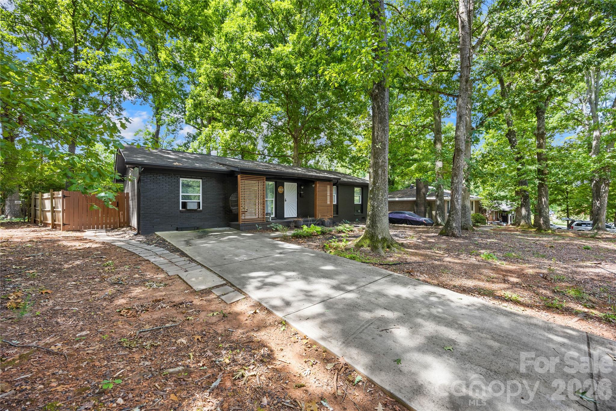 4508 Ivanhoe Pl, Charlotte, NC 28205