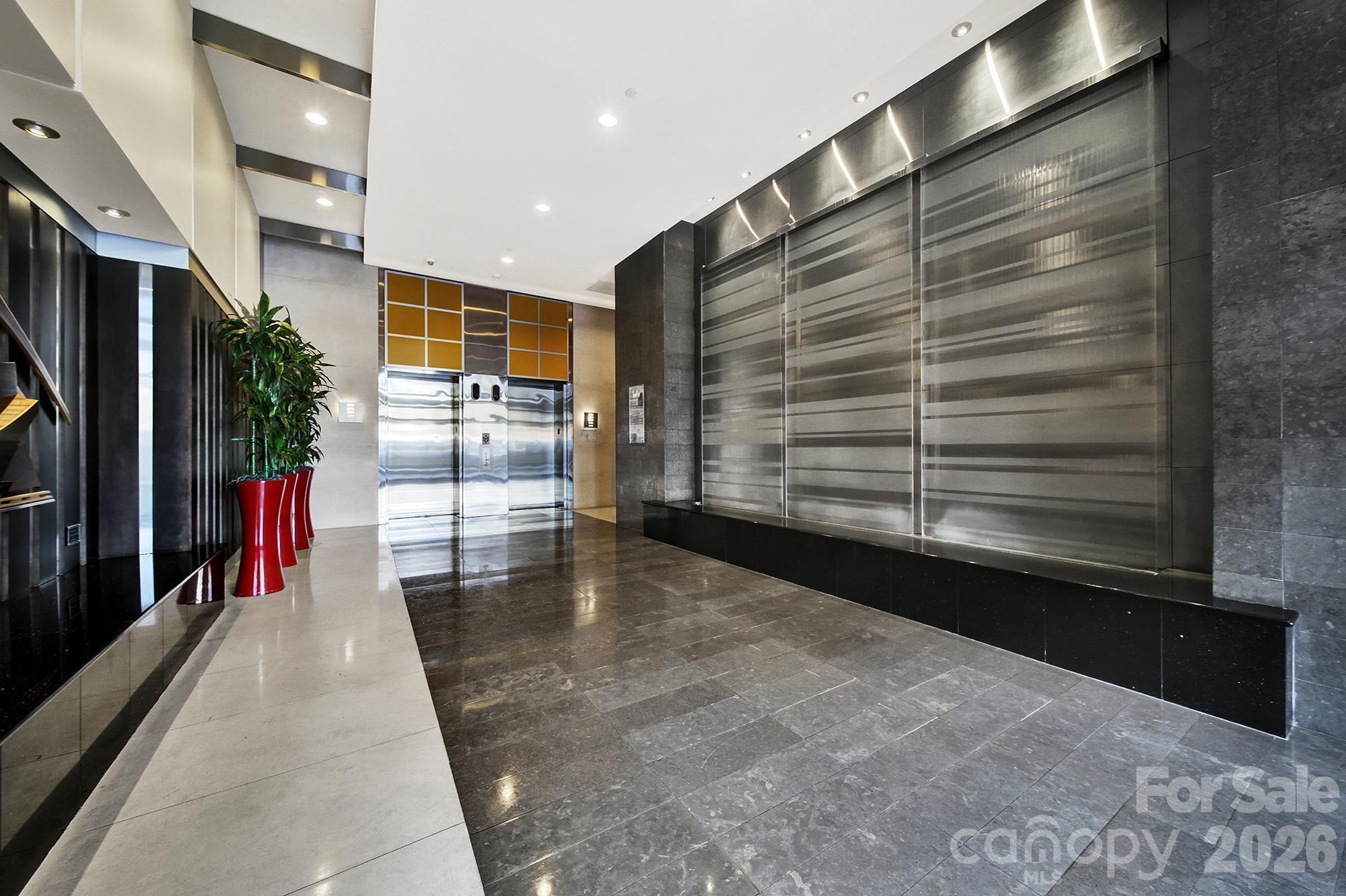 333 W Trade St #2701, Charlotte, NC 28202