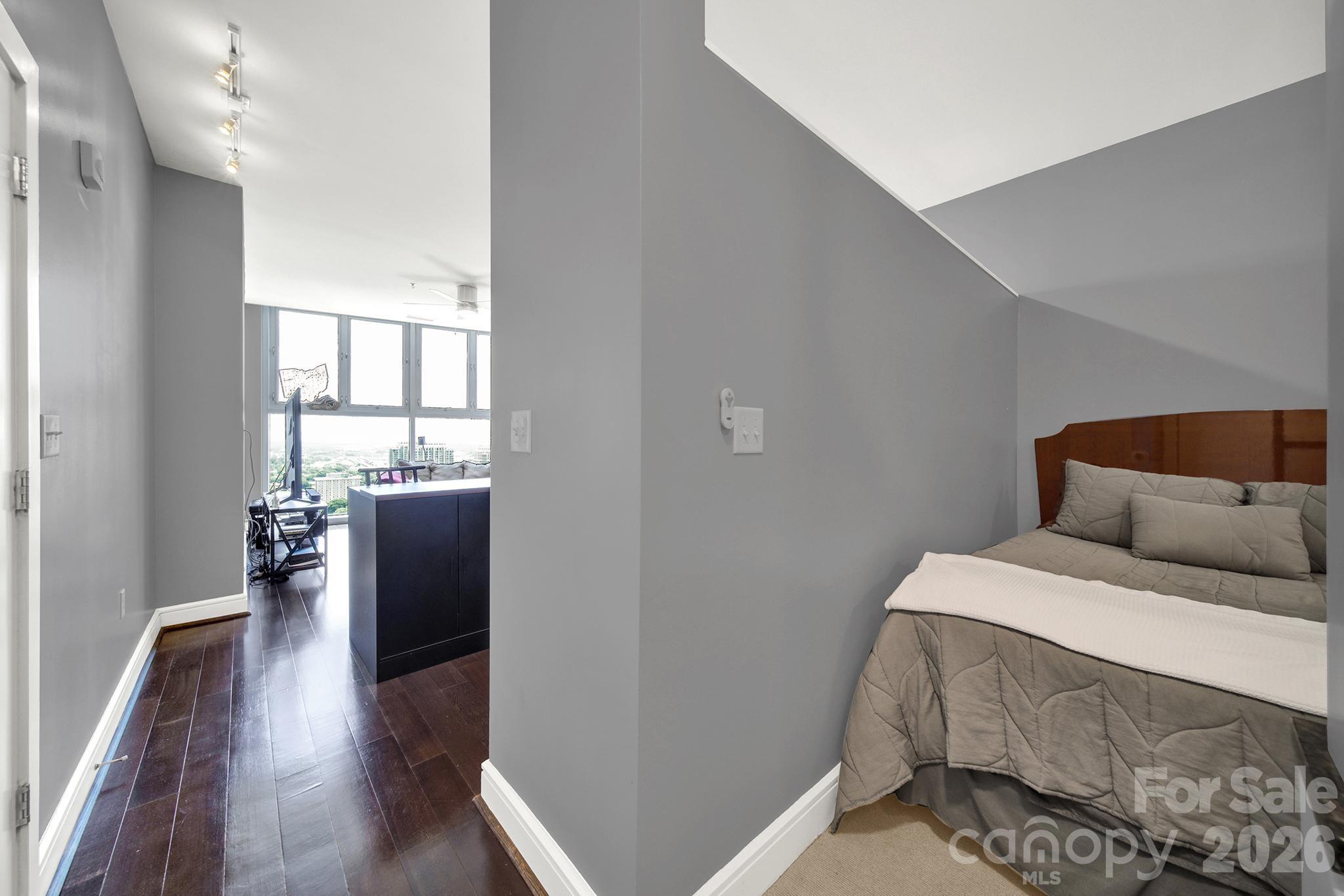 333 W Trade St #2701, Charlotte, NC 28202