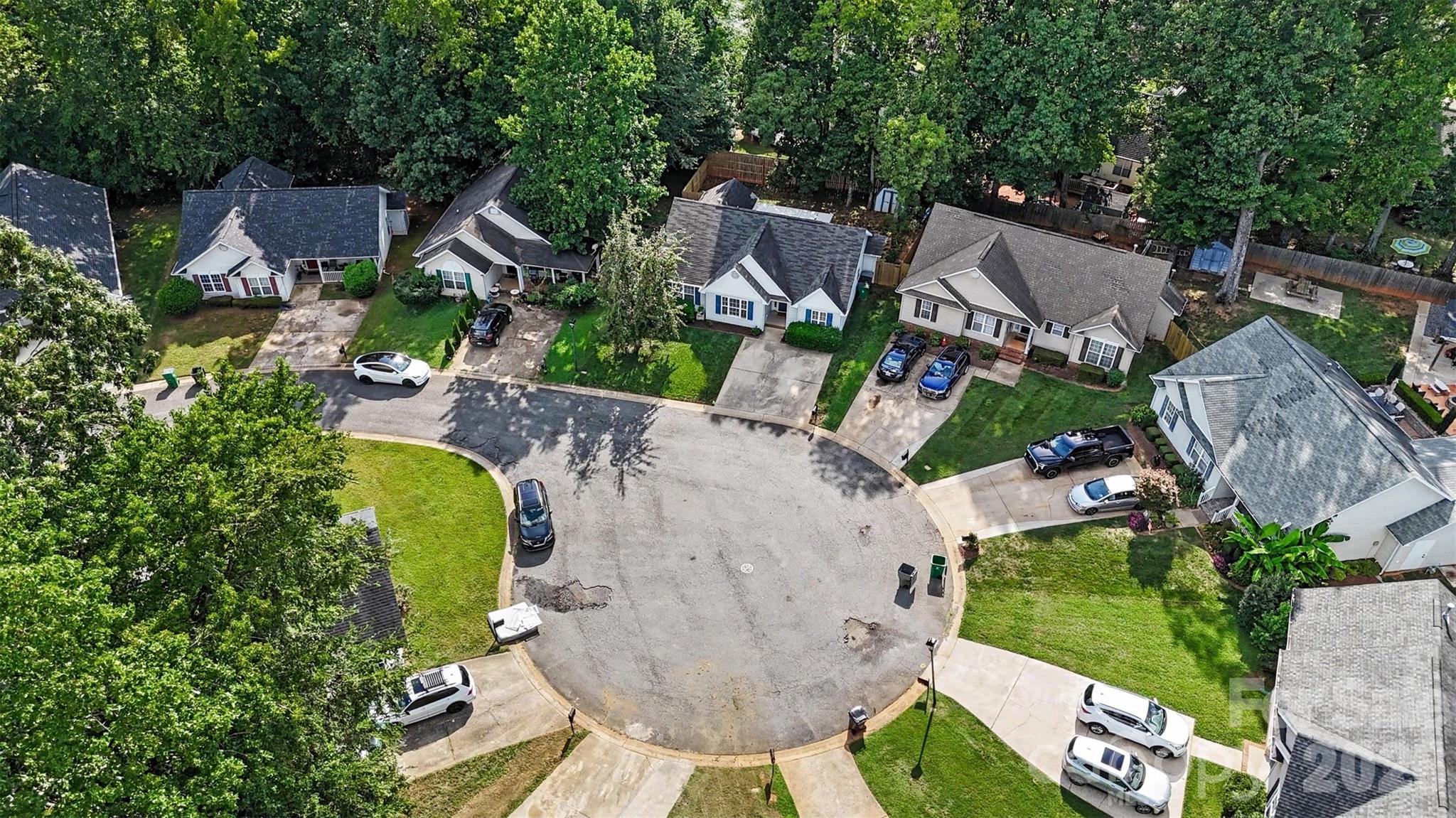 5906 Meadow Hill Dr, Charlotte, NC 28212
