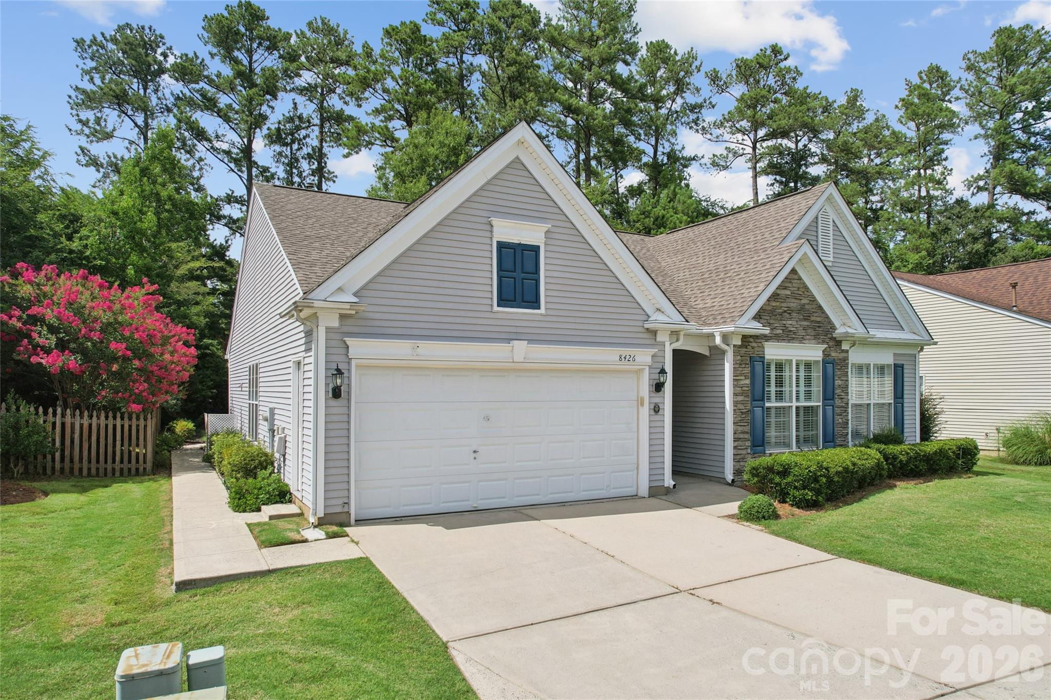 8426 Heron Glen Dr, Charlotte, NC 28269