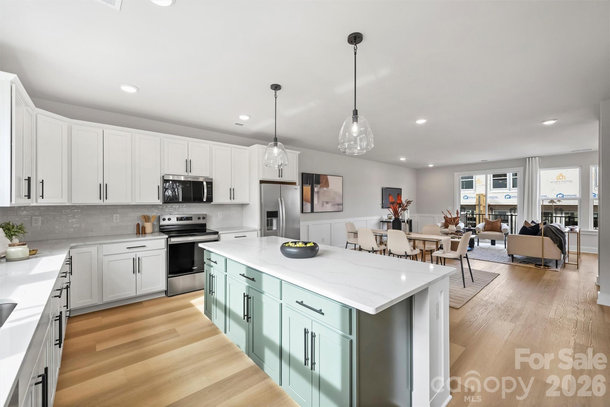 8031 Sansom Dr, Charlotte, NC 28213
