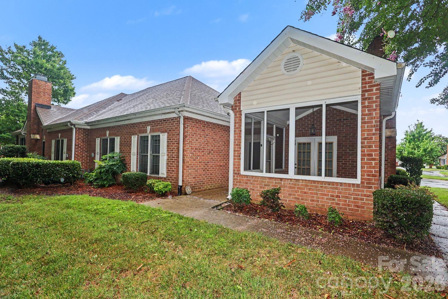 9807 Whispering Willow Ct, Charlotte, NC 28210