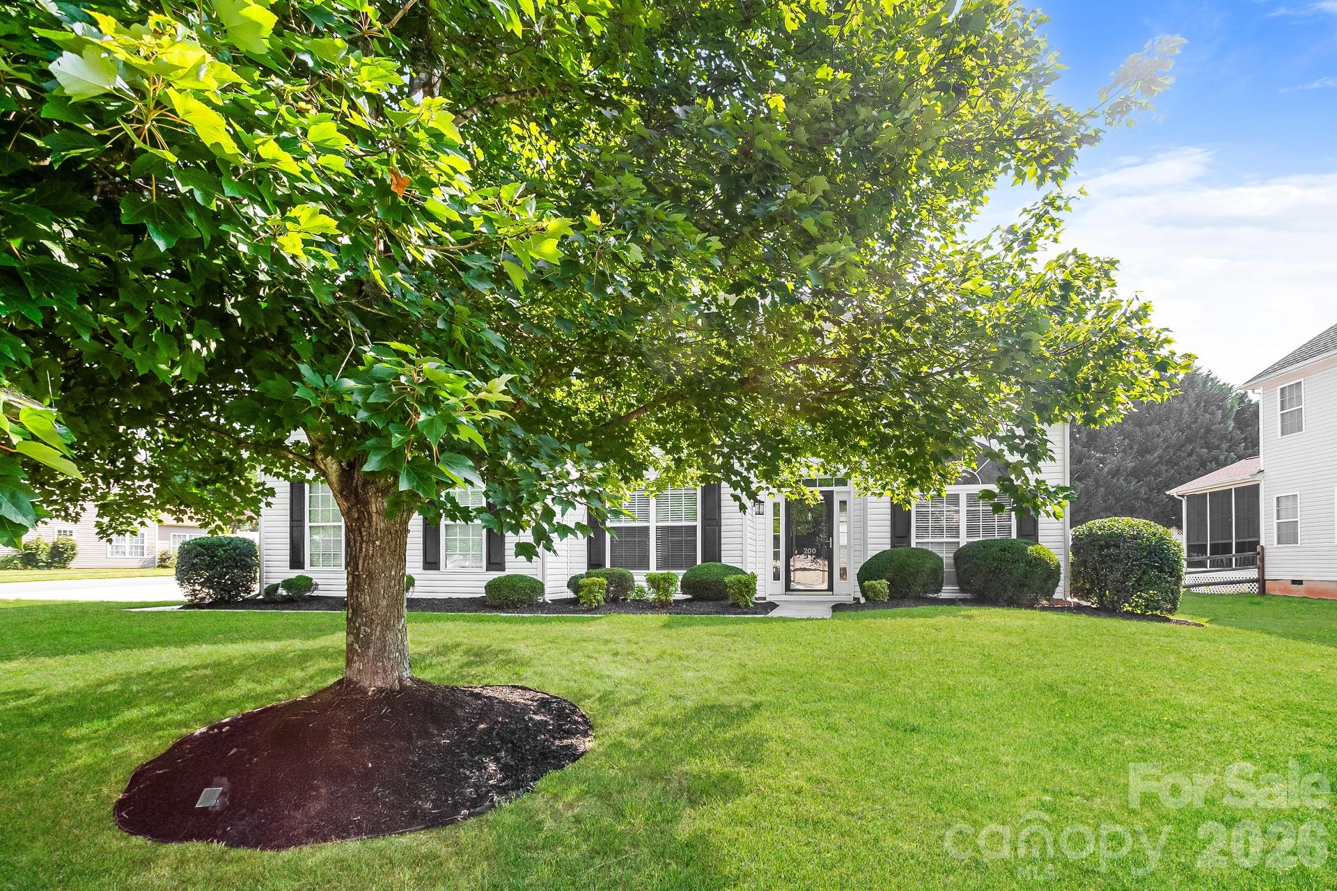 200 Golden Valley Dr, Mooresville, NC 28115