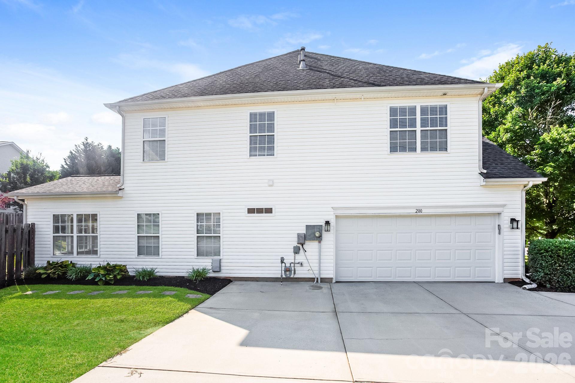 200 Golden Valley Dr, Mooresville, NC 28115