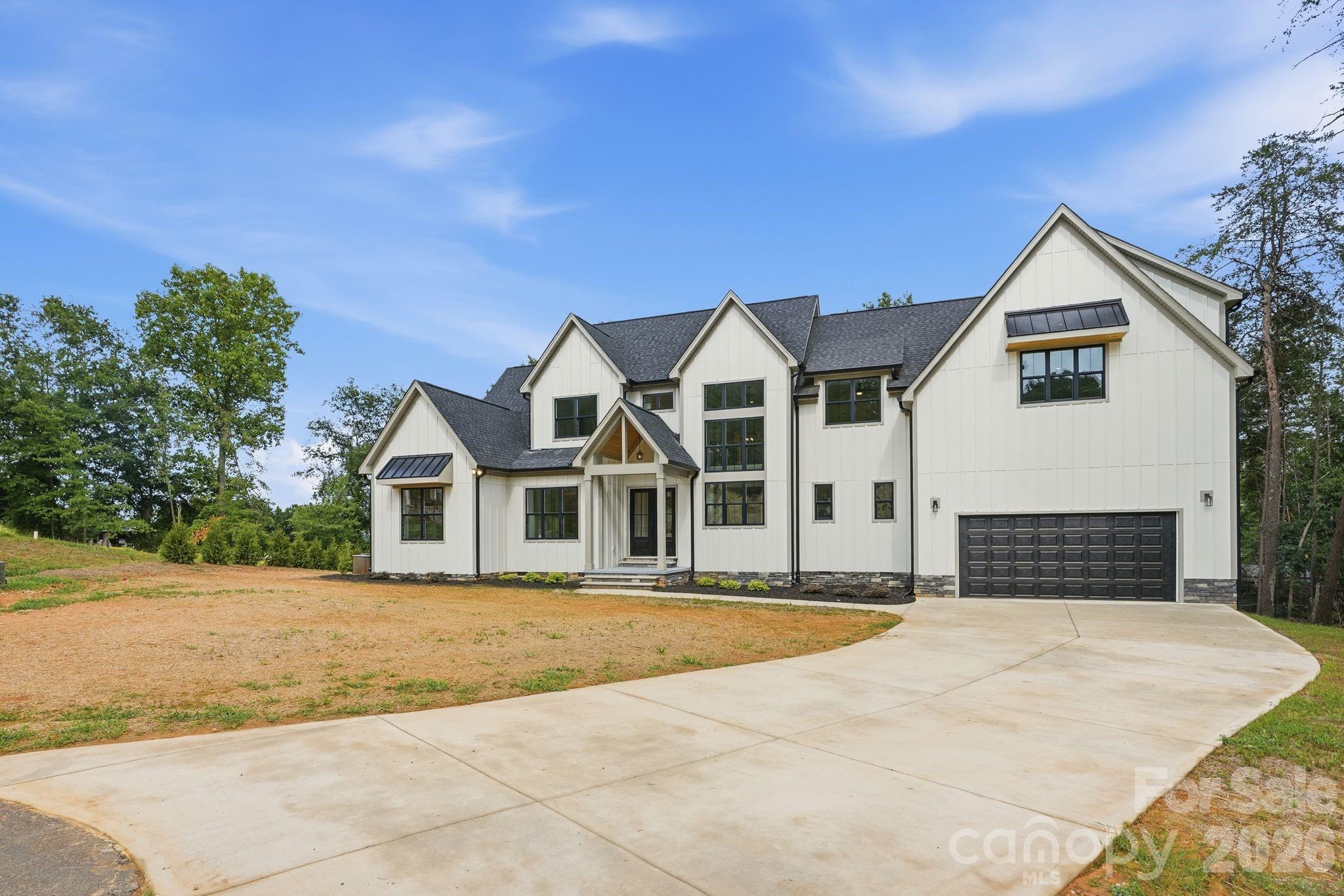 301 Spanish Oak Ln, Gastonia, NC 28056