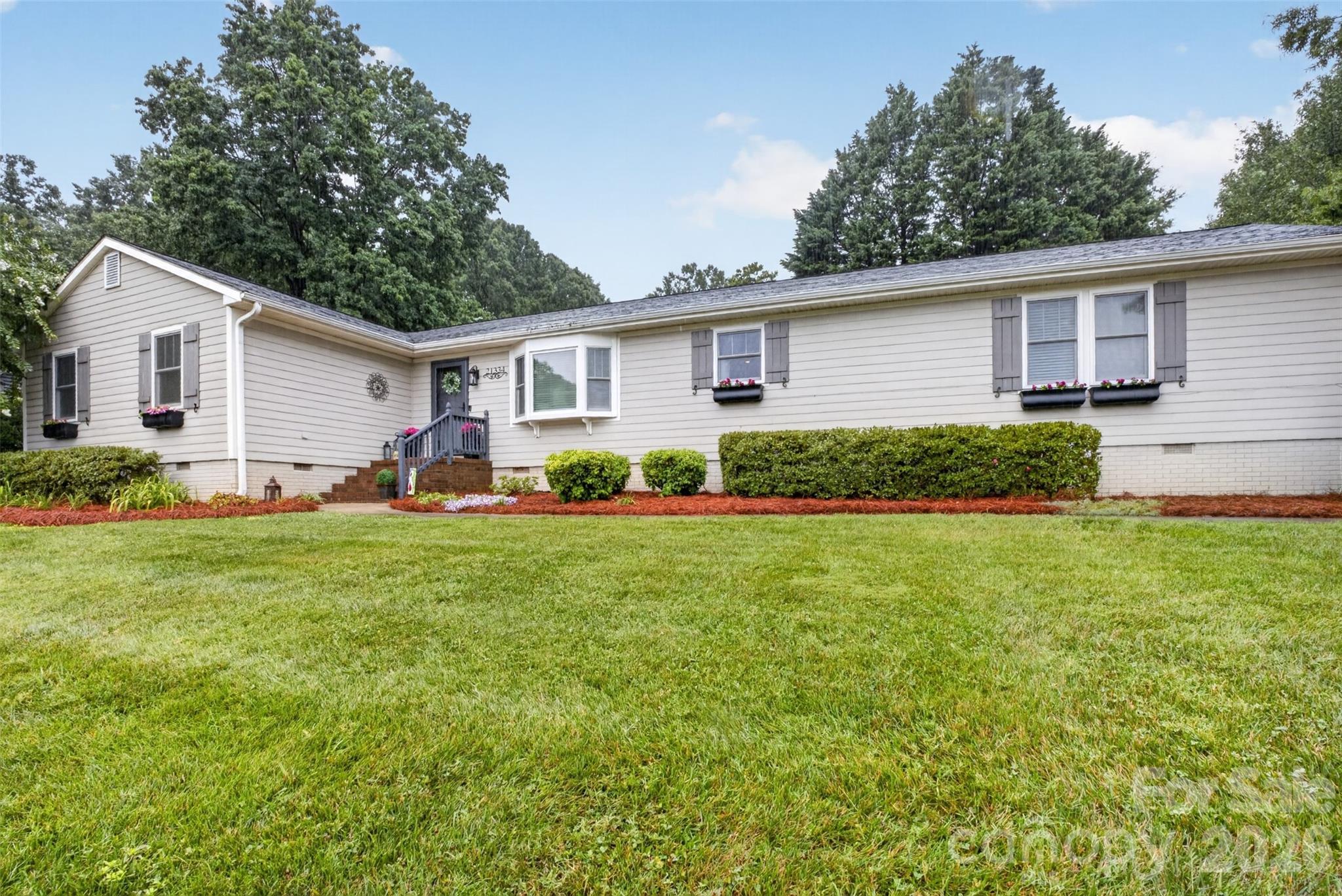 21334 Sandy Cove Rd, Cornelius, NC 28031