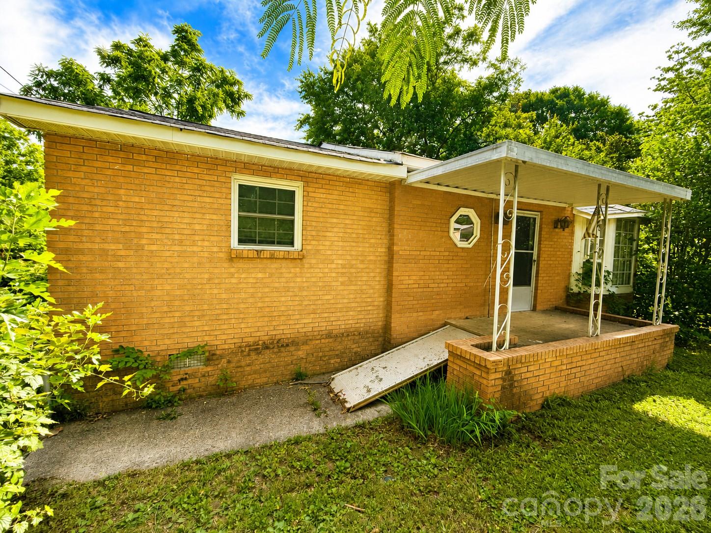 128 E Hilltop Dr, Gastonia, NC 28054