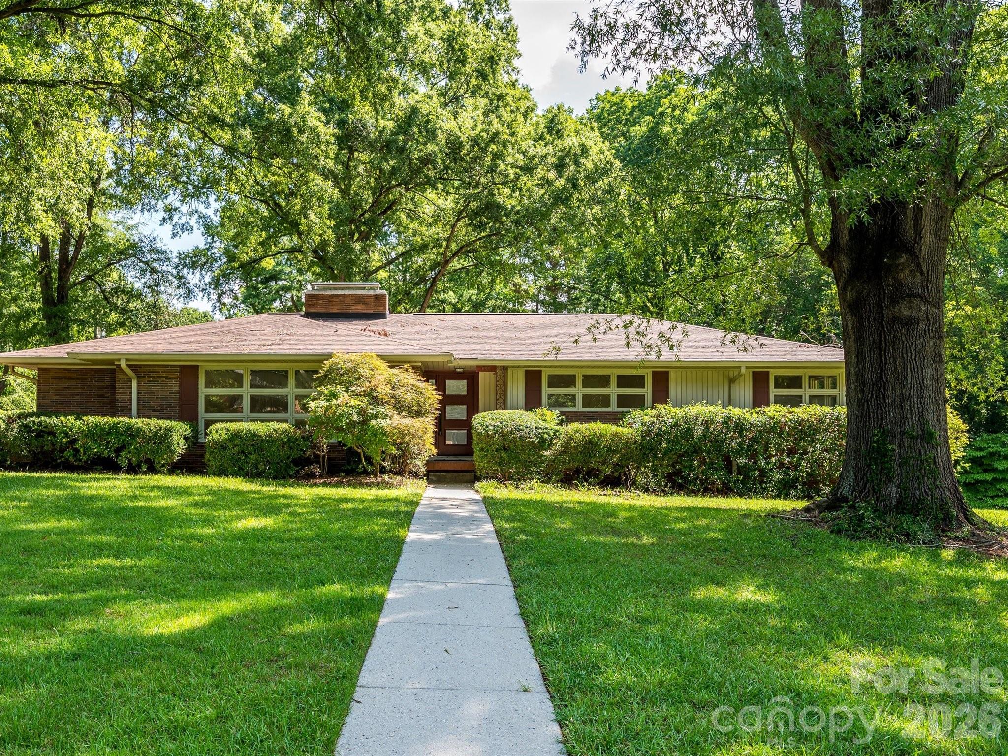 688 Grandview Dr NE, Concord, NC 28025
