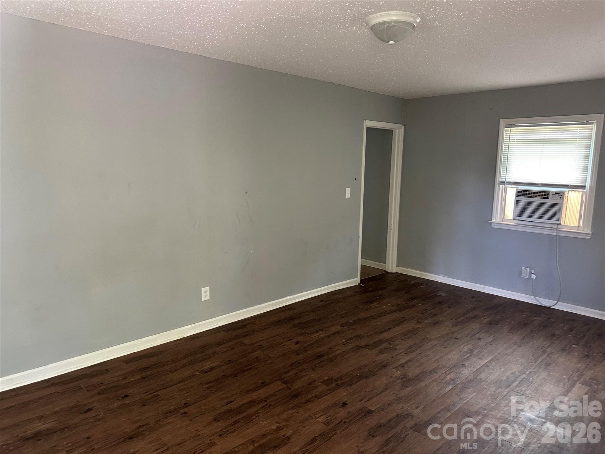 705 N Logan St, Gastonia, NC 28052