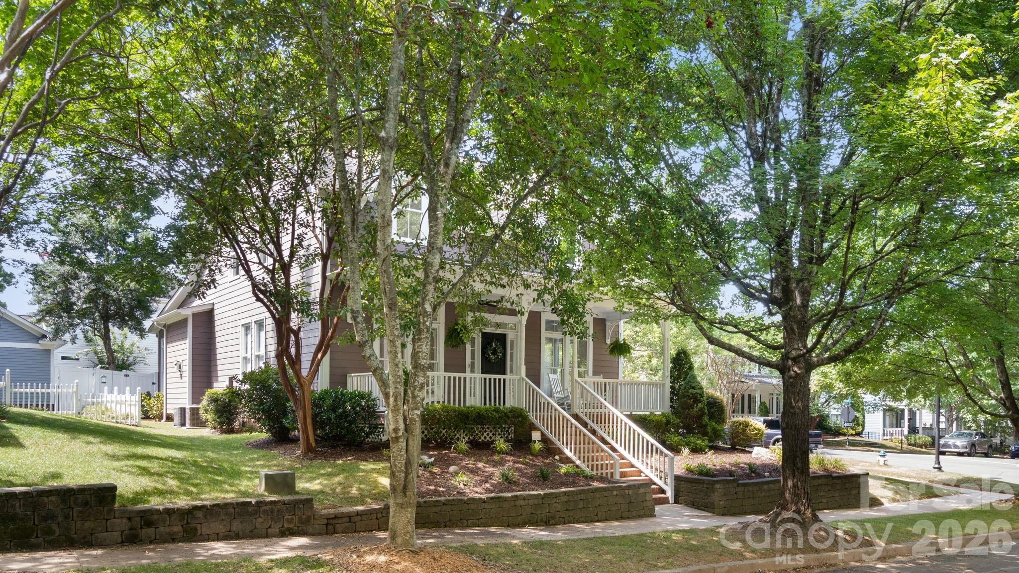 545 Glen Walk Dr, Fort Mill, SC 29708