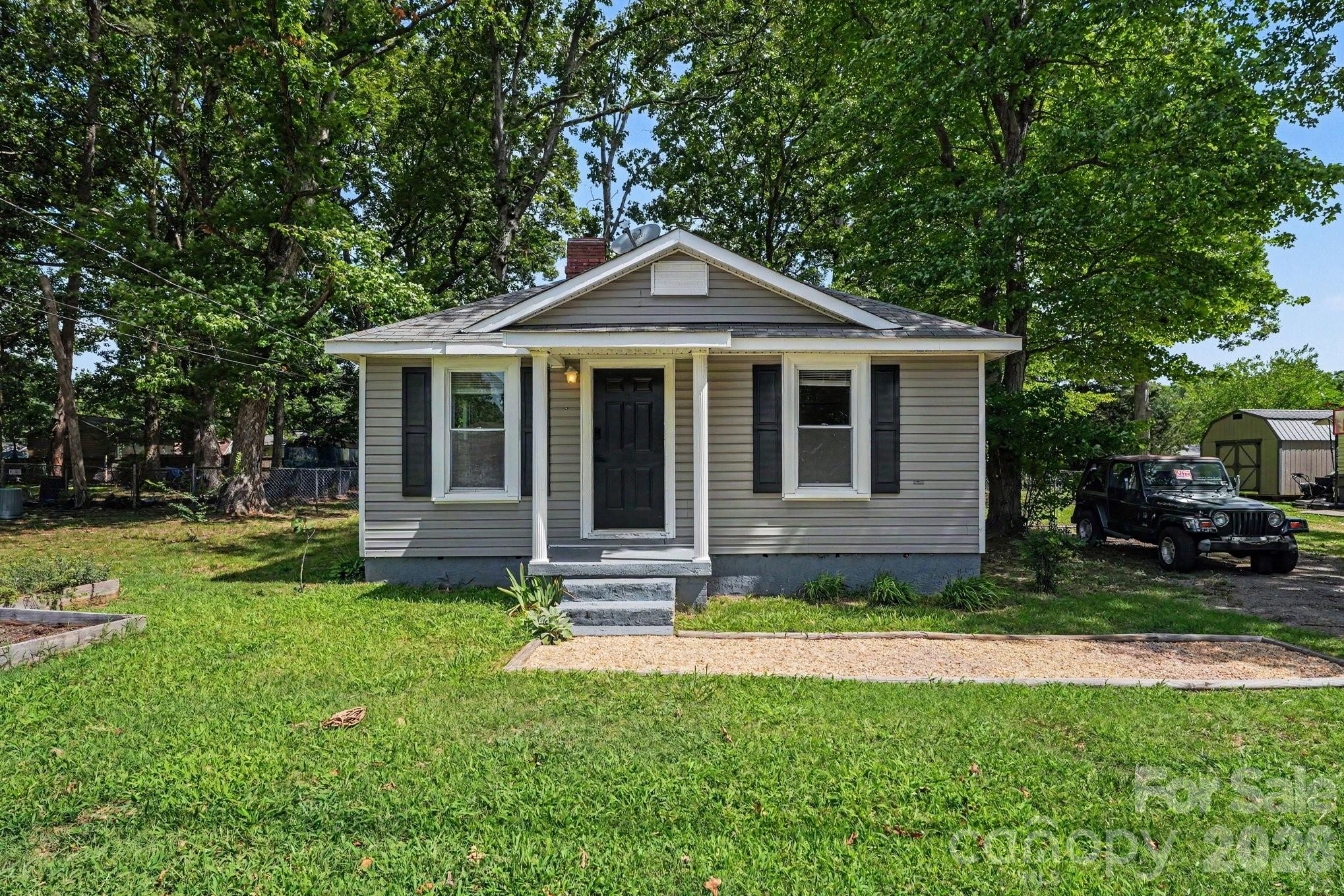 2111 Englewood St, Kannapolis, NC 28083