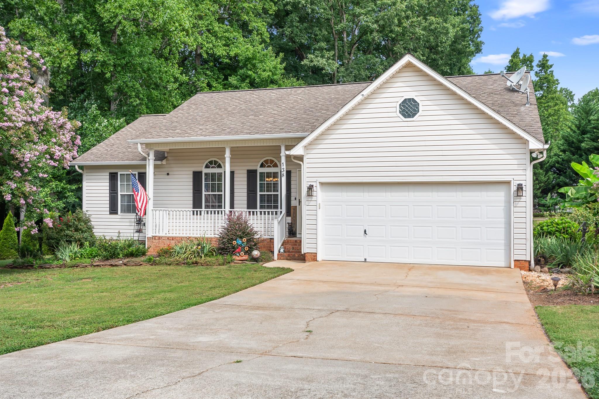 138 Valley Glen Dr, Troutman, NC 28166
