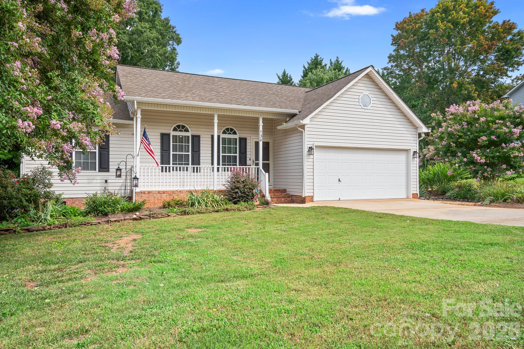 138 Valley Glen Dr, Troutman, NC 28166