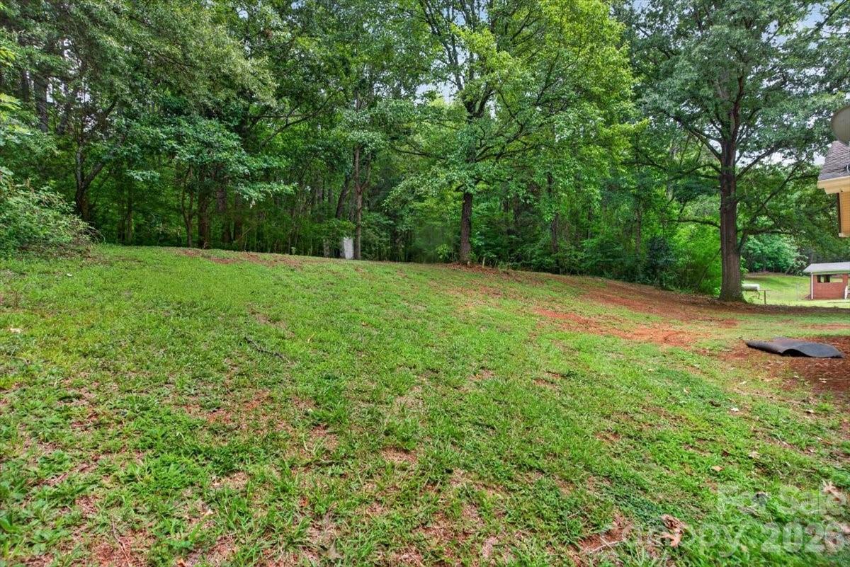 101 N Main St, Mount Pleasant, NC 28124