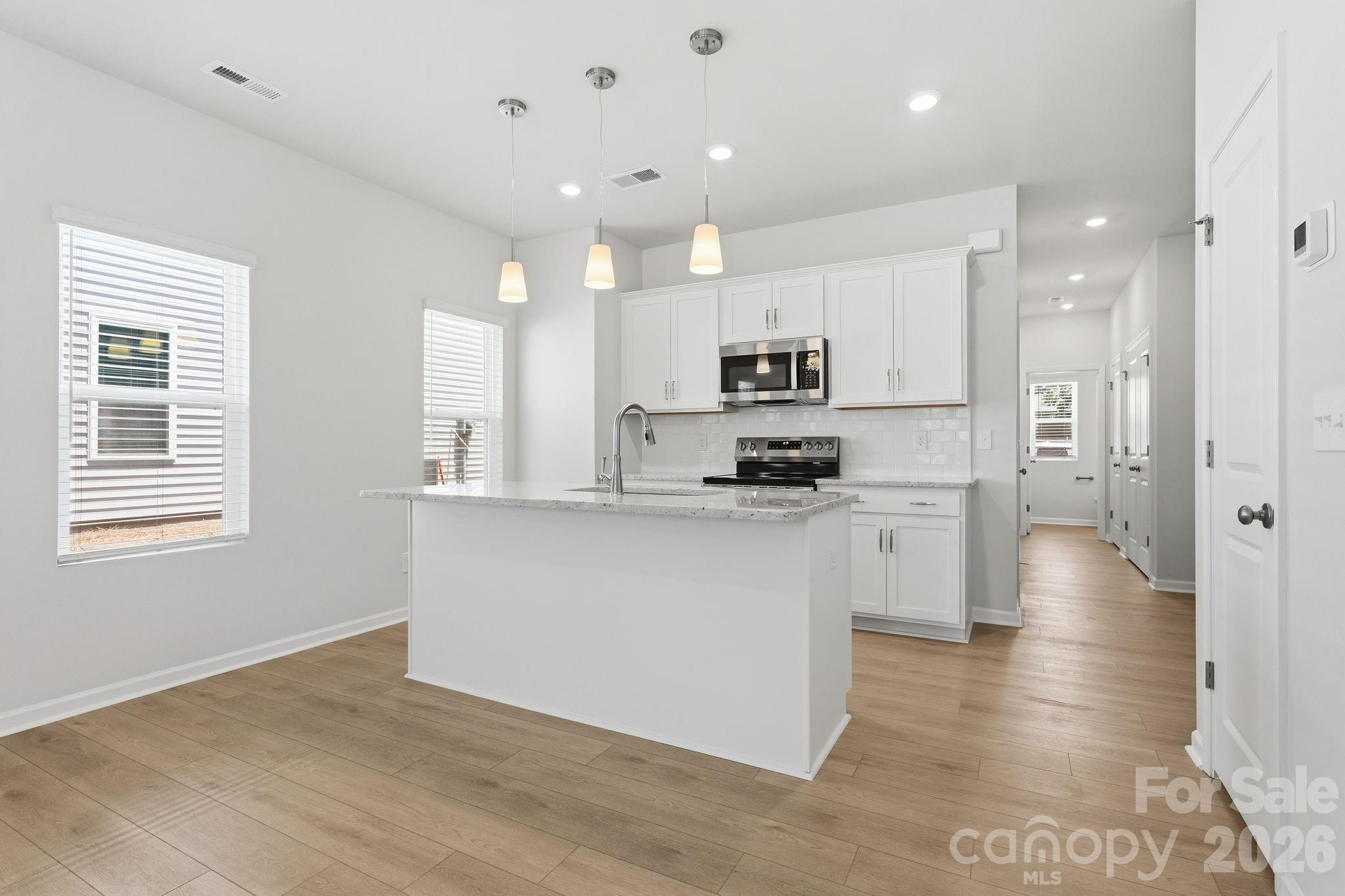 4618 Lakeview Rd, Charlotte, NC 28216