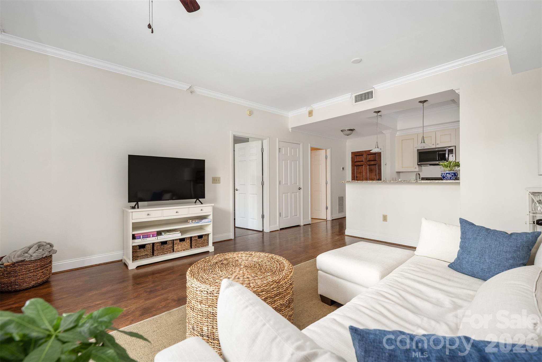 300 W 5th St #419, Charlotte, NC 28202