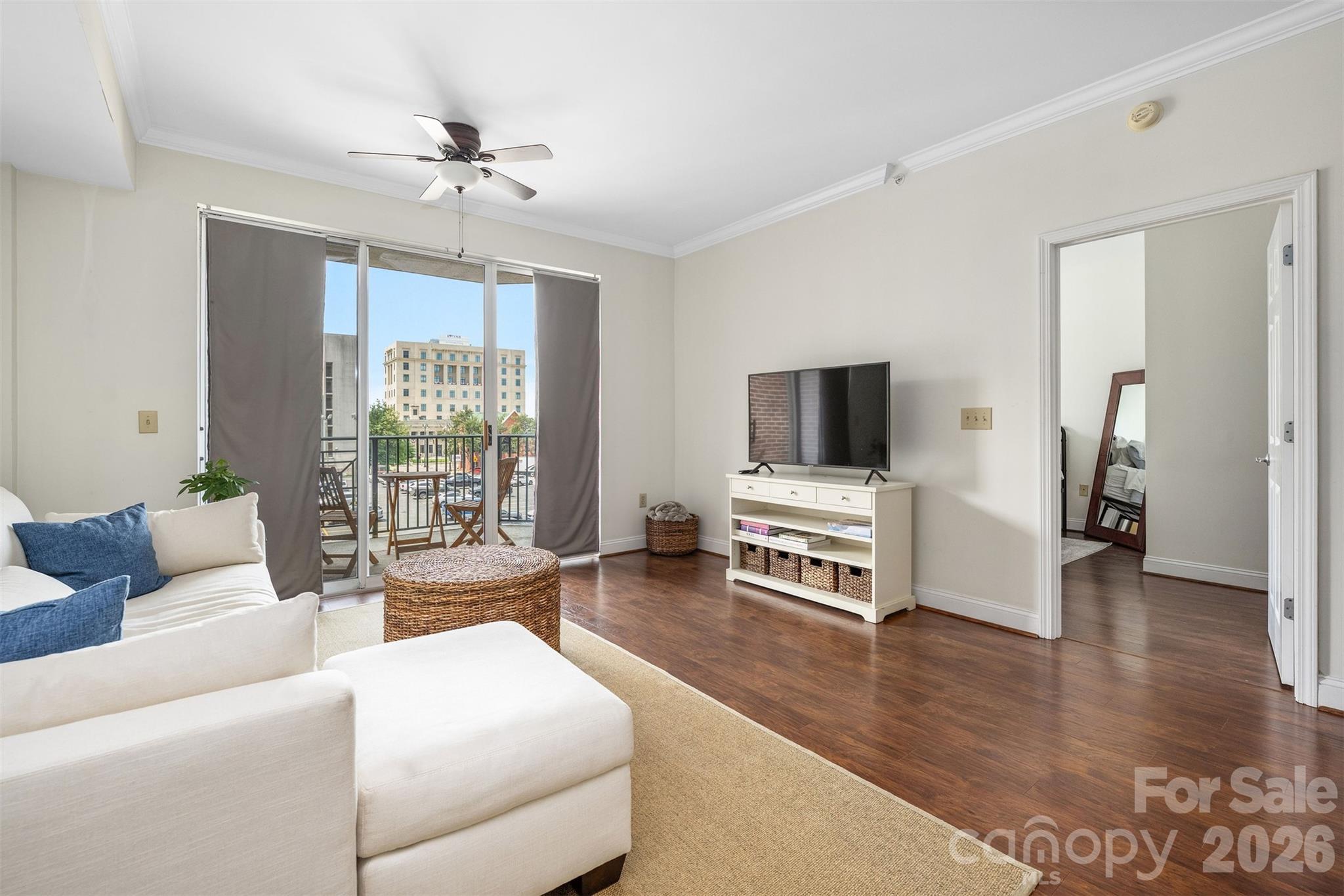 300 W 5th St #419, Charlotte, NC 28202