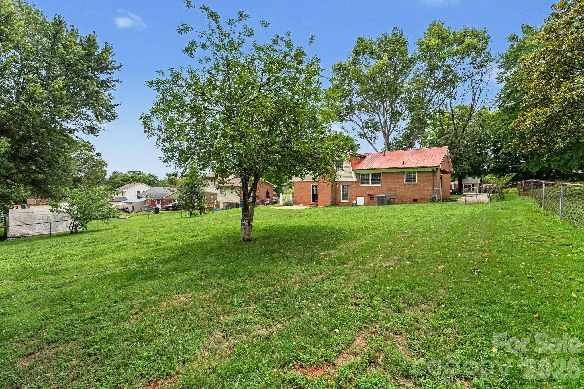 630 Colonial Dr, Statesville, NC 28625