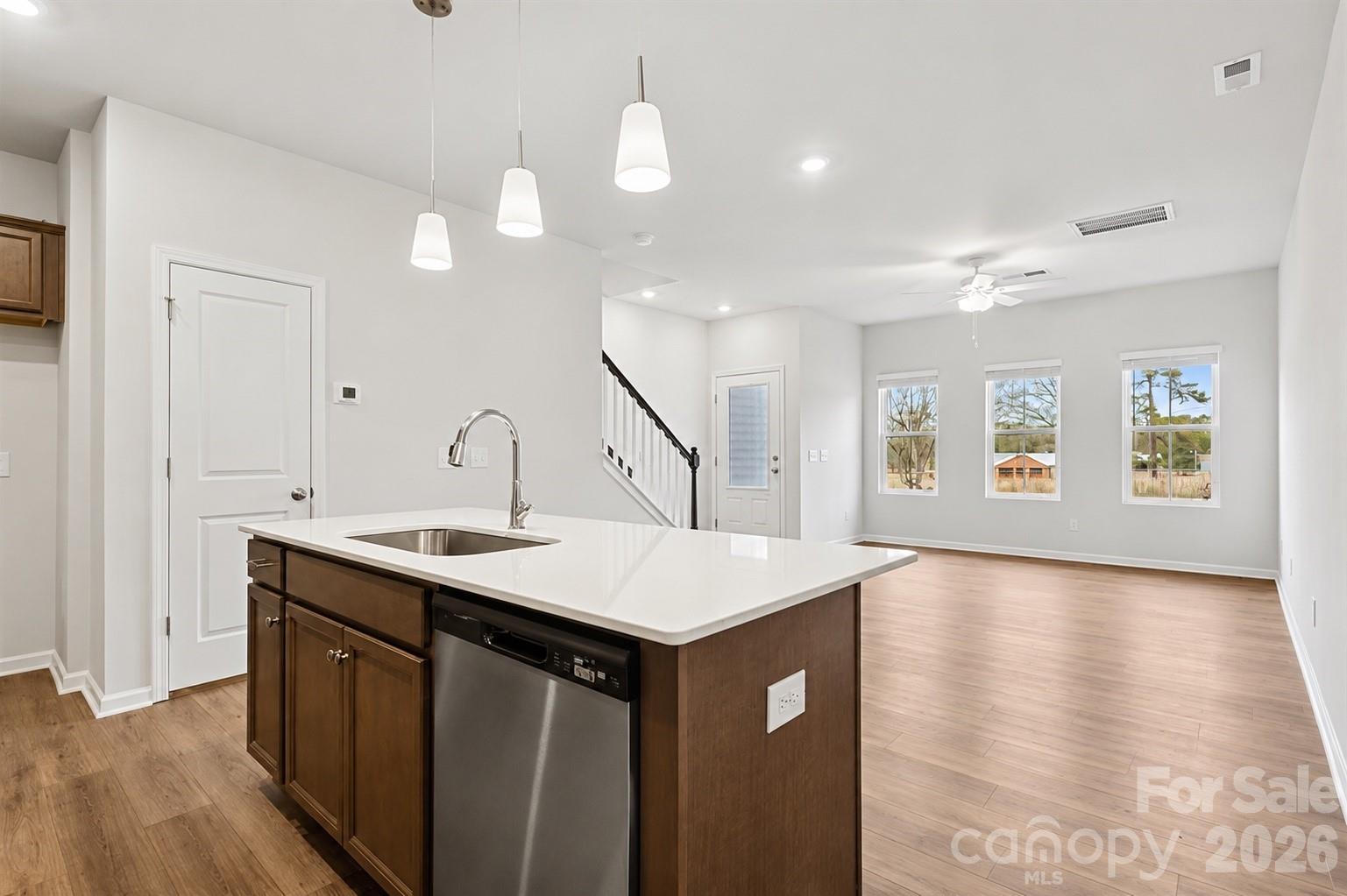 4632 Lakeview Rd, Charlotte, NC 28216