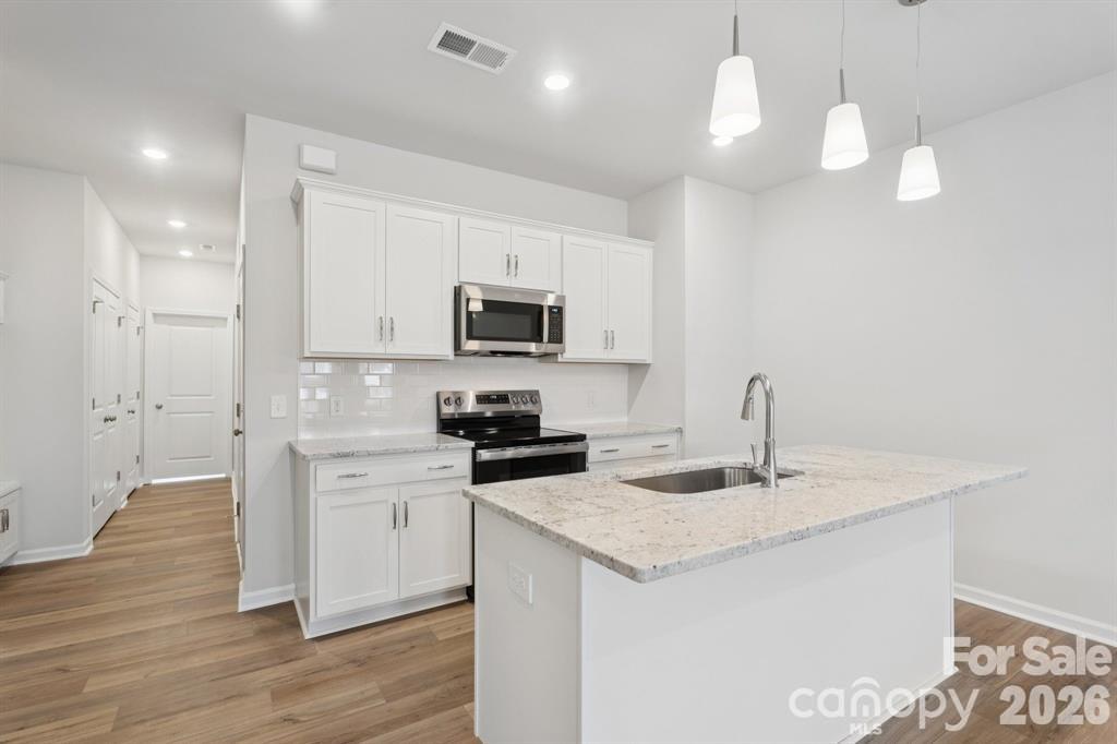 4628 Lakeview Rd, Charlotte, NC 28216