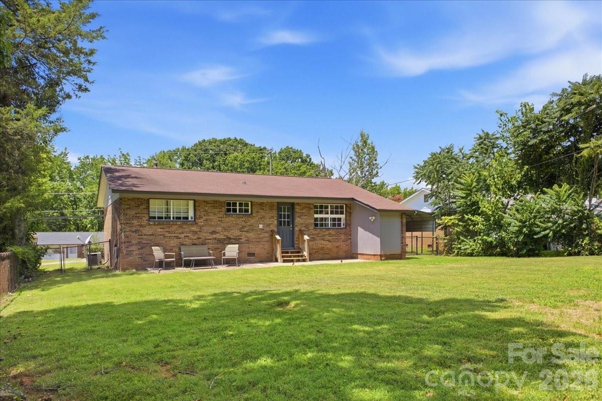 2521 Alleghany St, Charlotte, NC 28208