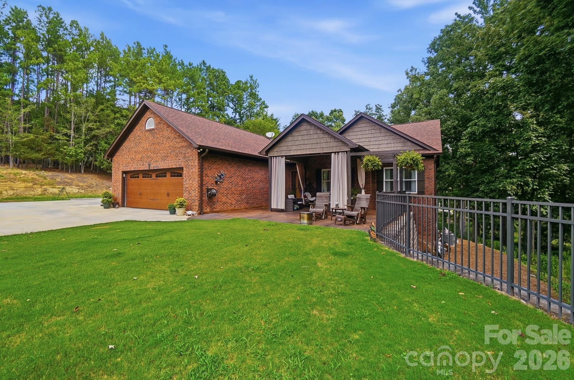 2055 Tiger Paw Ln, York, SC 29745