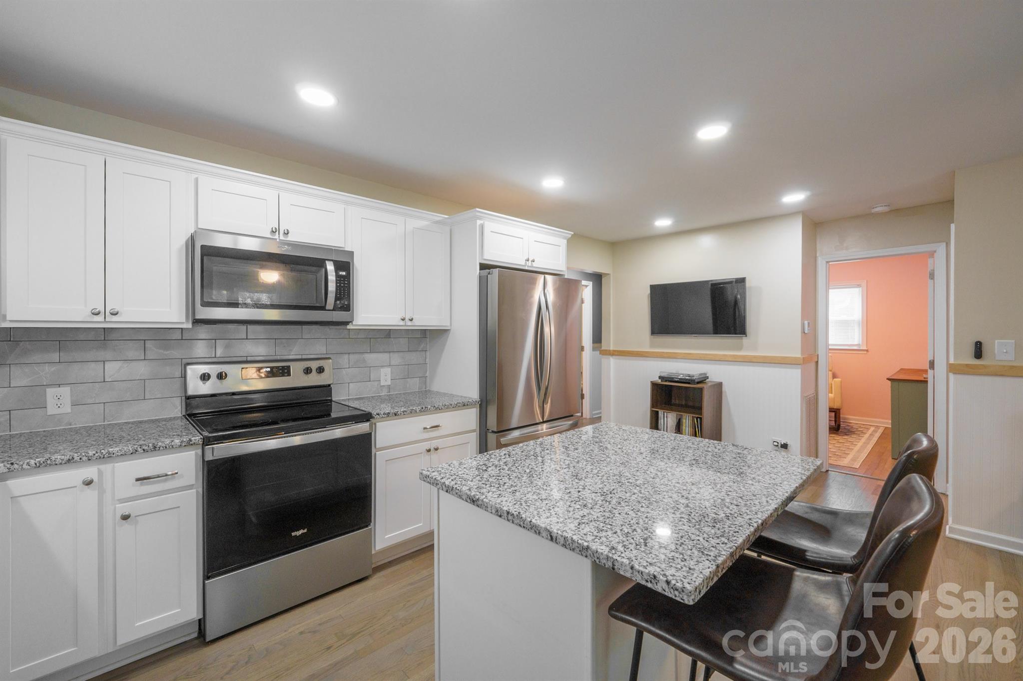 200 Point Cir, Belmont, NC 28012