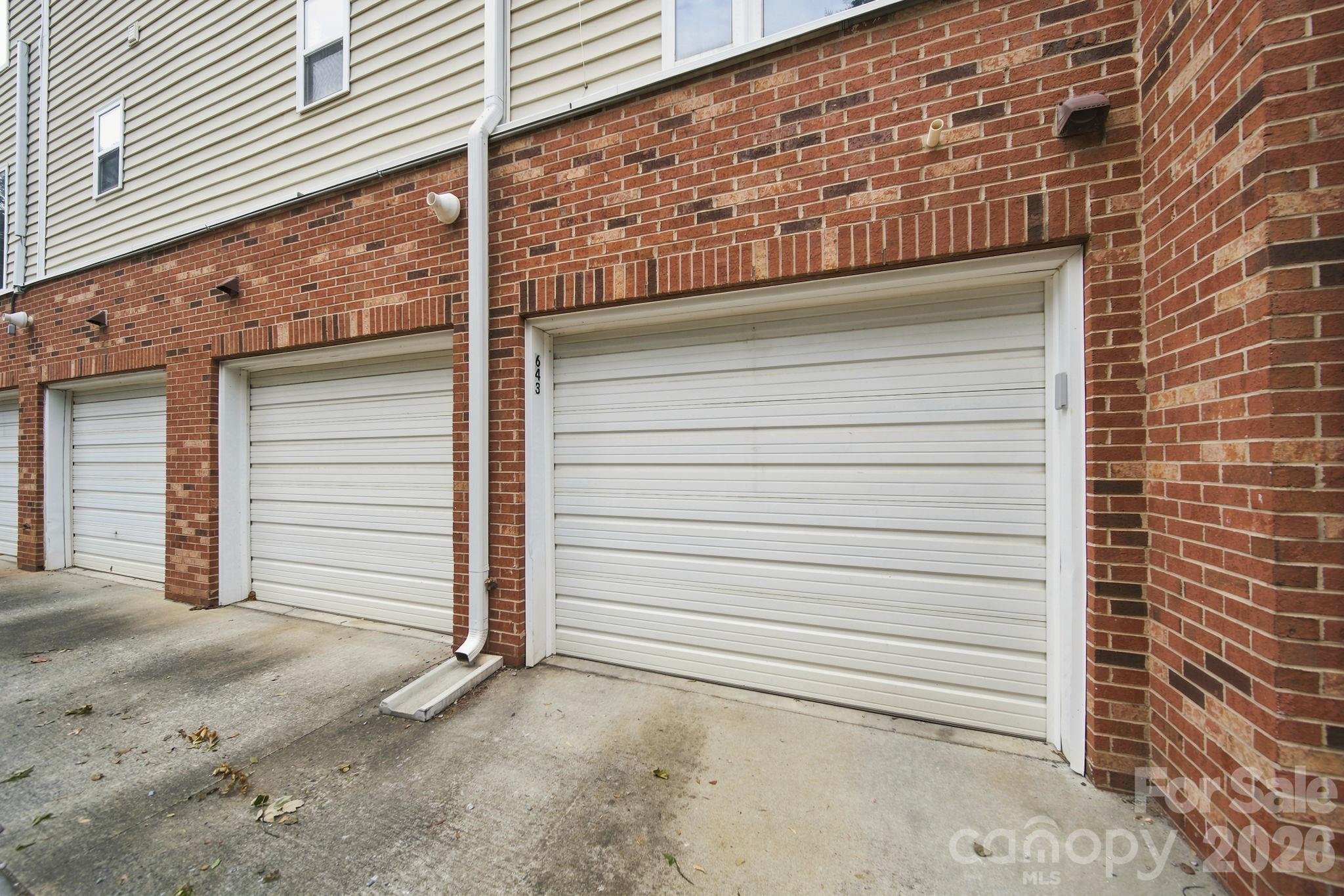 643 Raphael Pl, Charlotte, NC 28205
