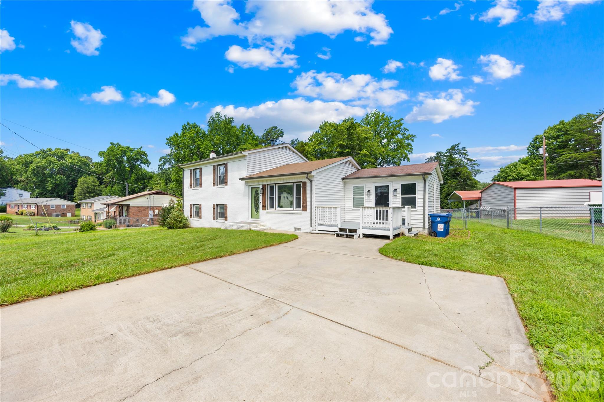 102 Wingate Dr, Stanley, NC 28164