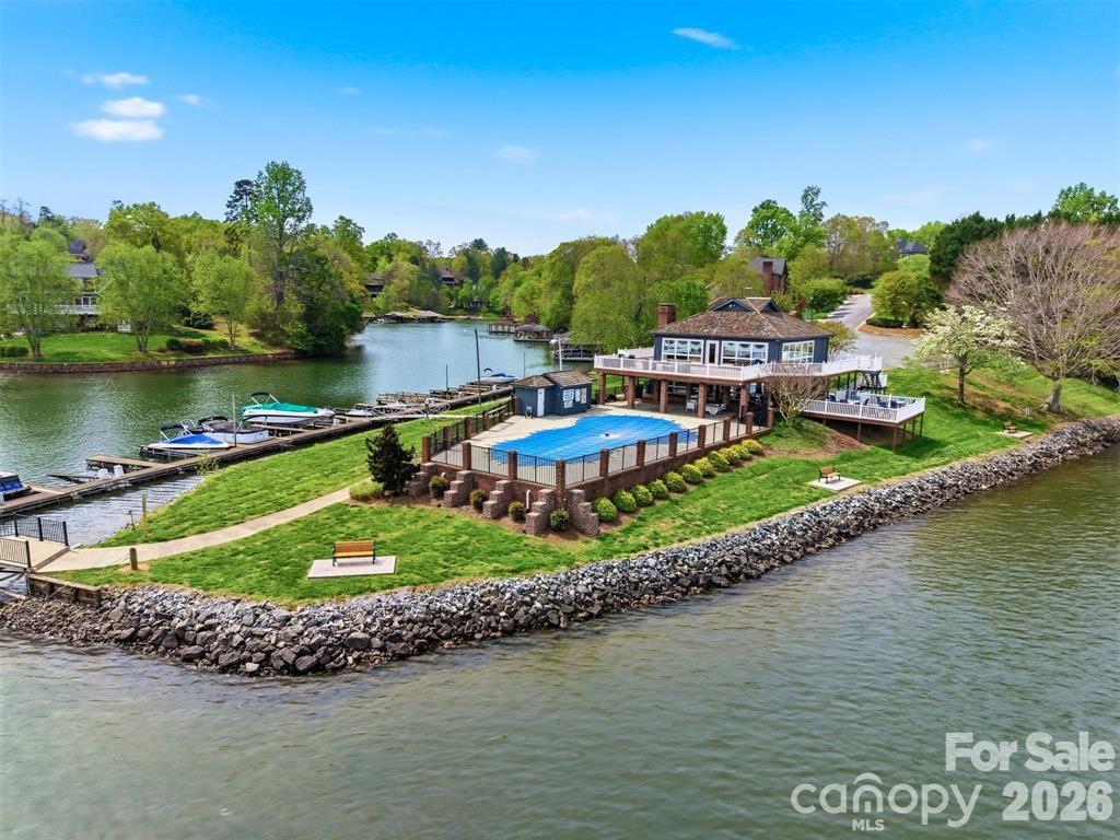 476 44th Avenue Dr NW, Hickory, NC 28601