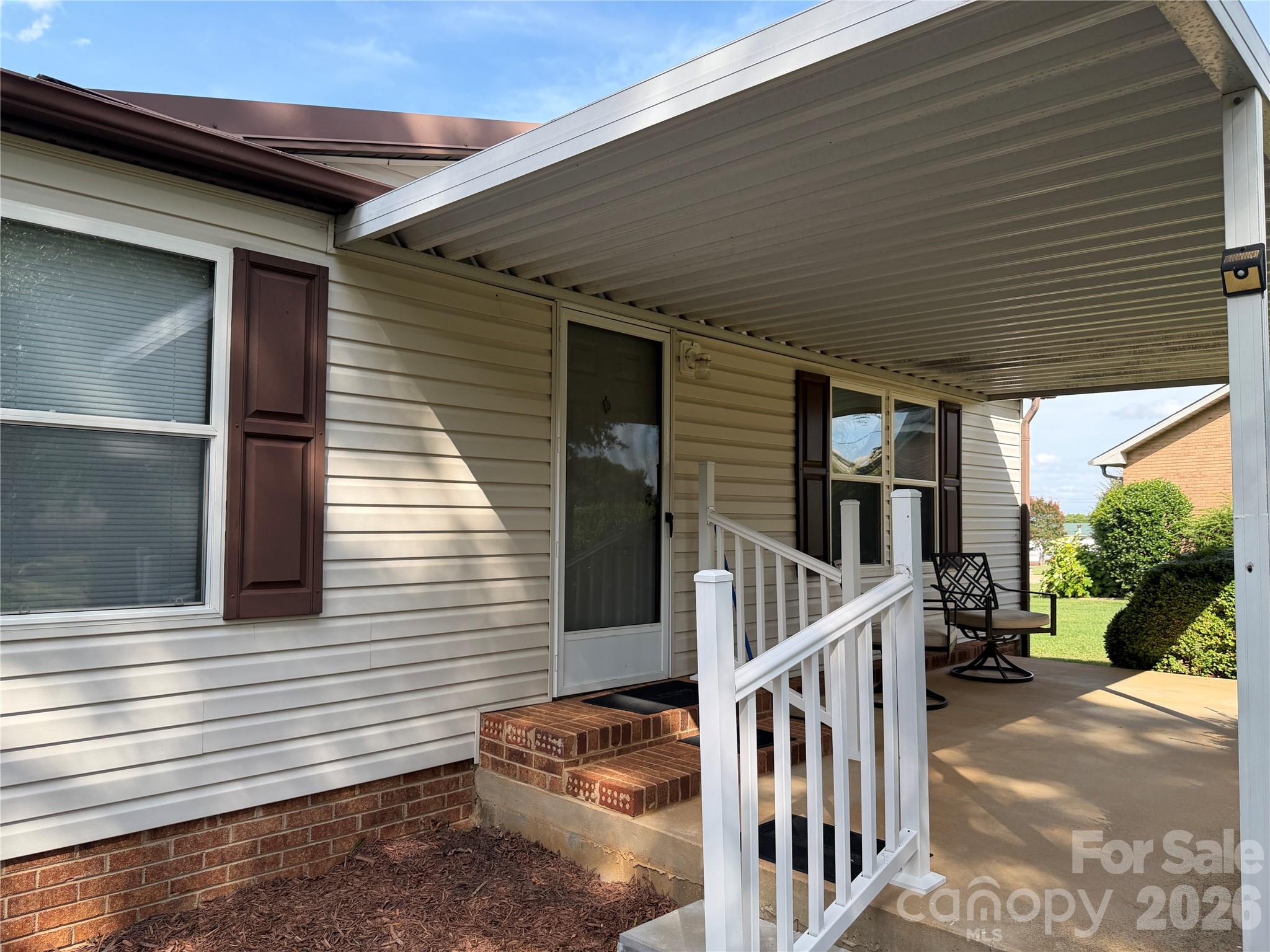 5720 Skyway Dr, Conover, NC 28613