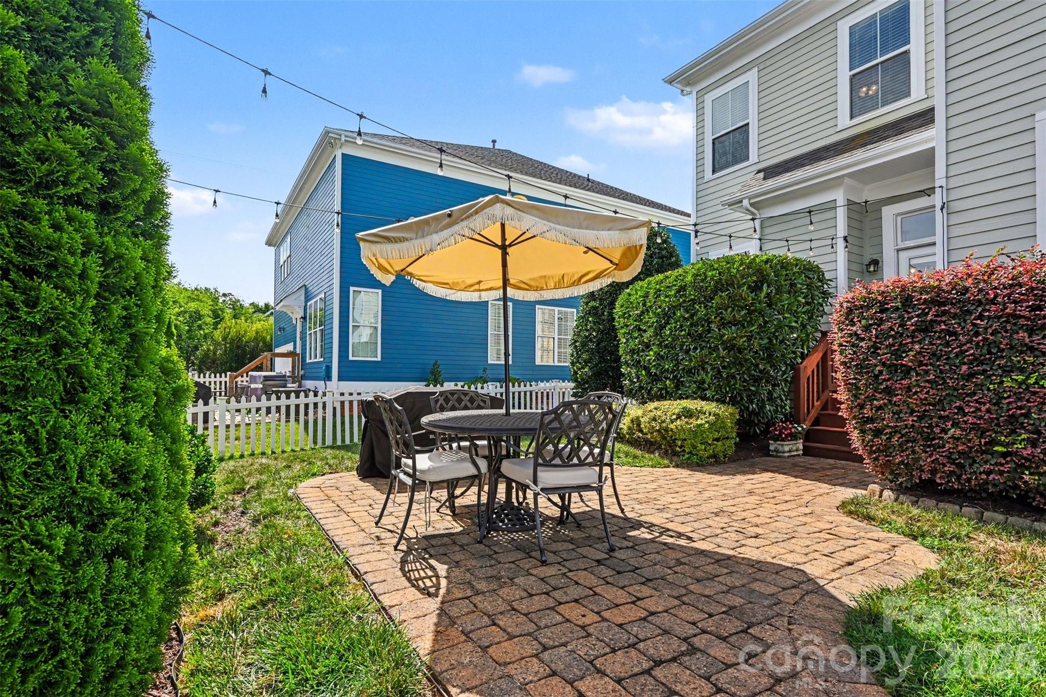 14222 Holly Springs Dr, Huntersville, NC 28078