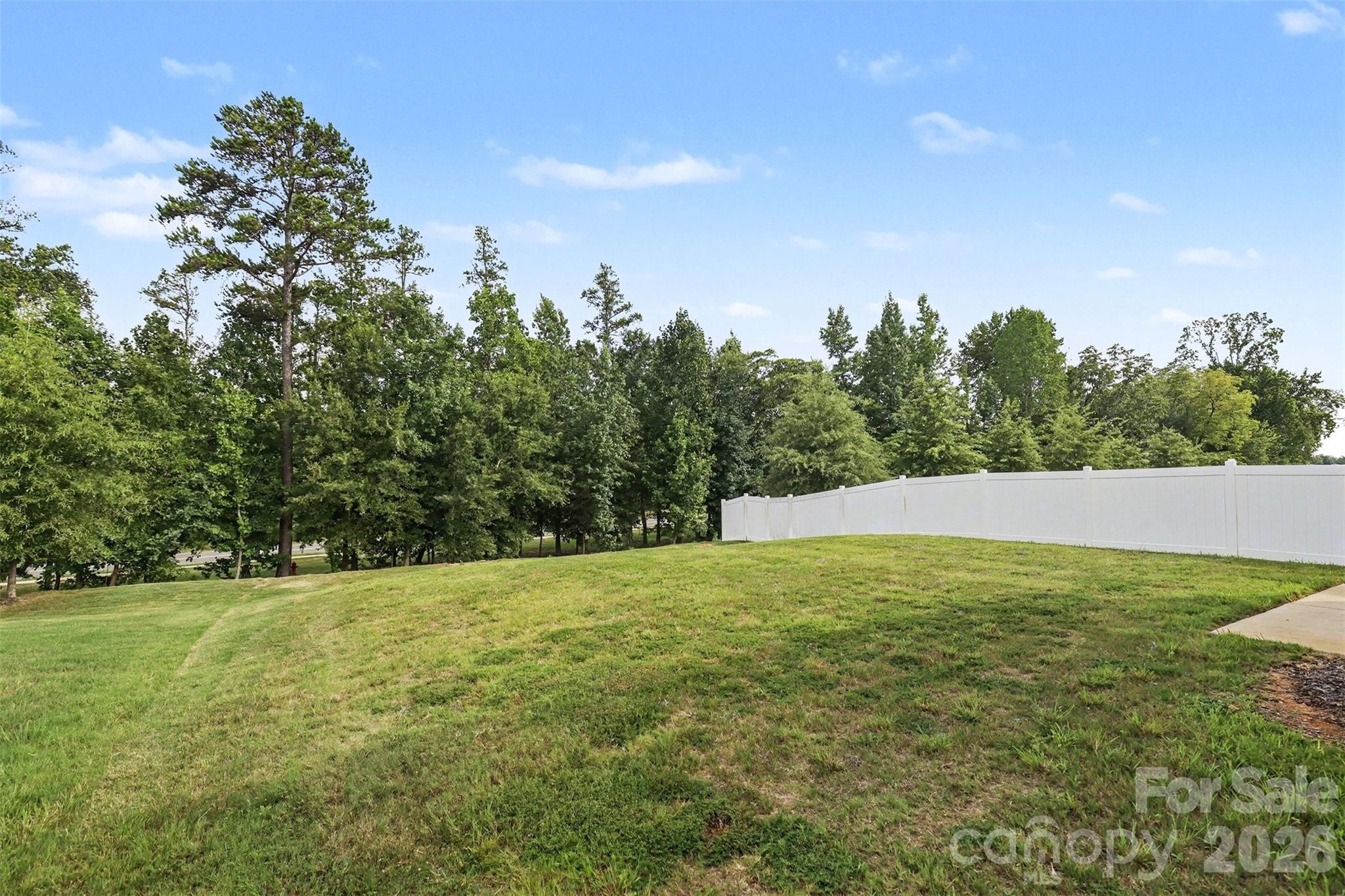 7573 Stonehouse Dr, Gastonia, NC 28056