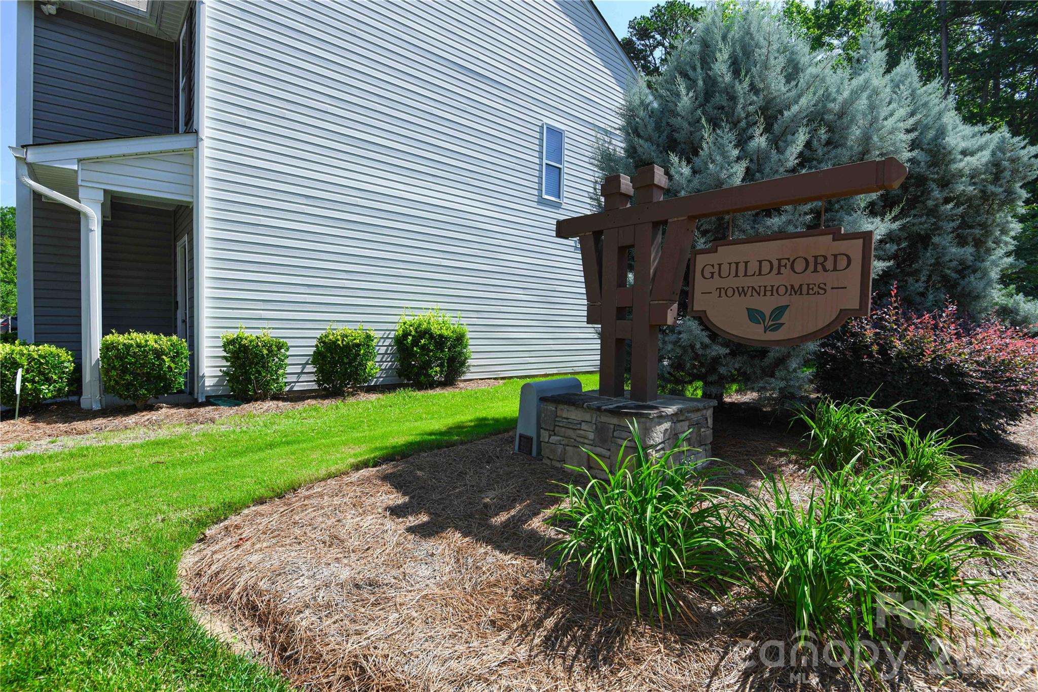 6005 Guildford Hill Ln, Charlotte, NC 28215