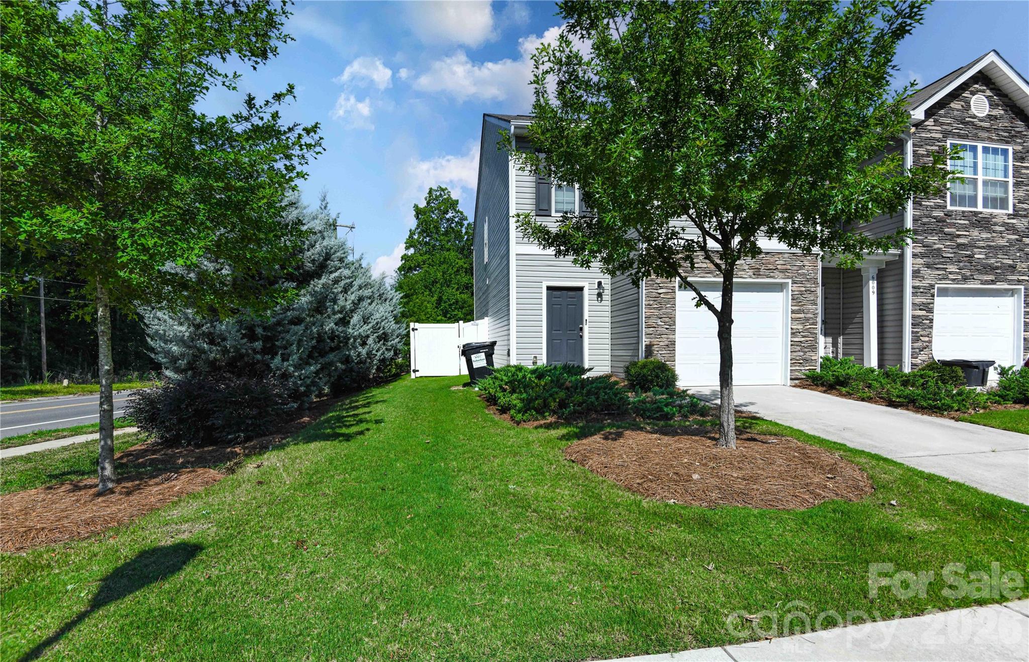 6005 Guildford Hill Ln, Charlotte, NC 28215