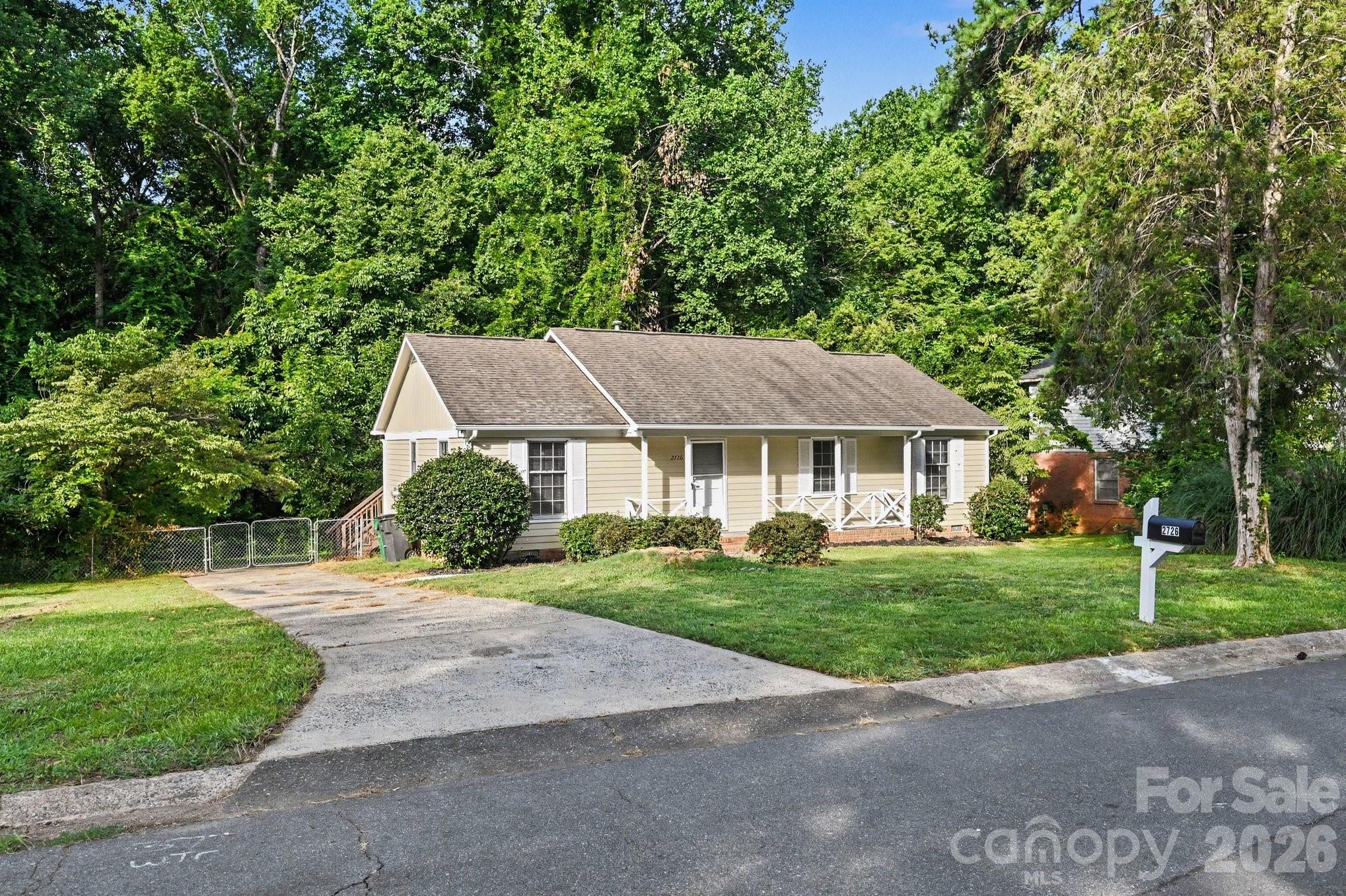 2726 Meadowcliff Dr, Charlotte, NC 28215
